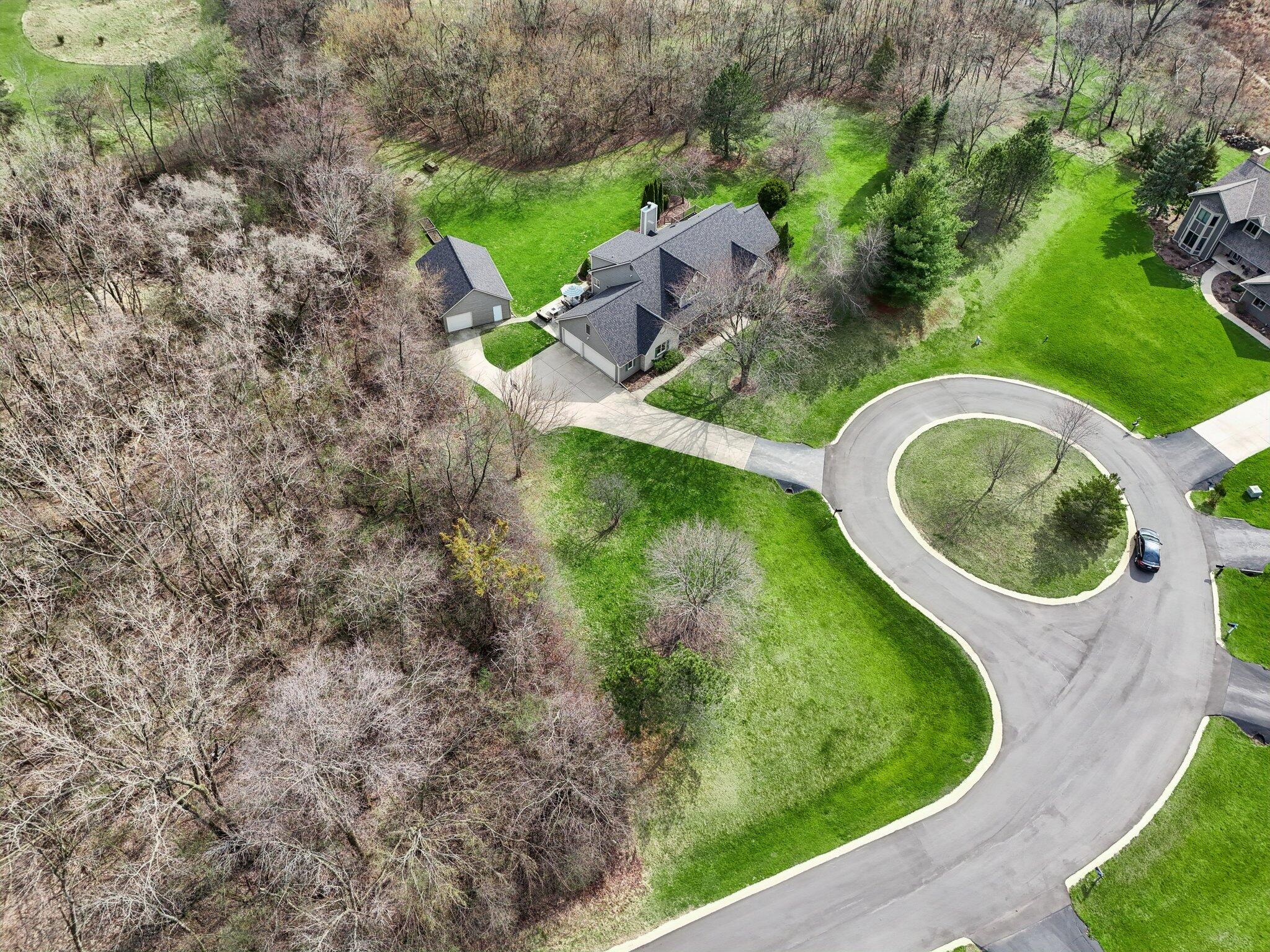 Wisconsin Lake Home for sale (MLS#: 1914961) at N62W38169  Westwinds Ct, in Oconomowoc, Wisconsin. (6 of 63)