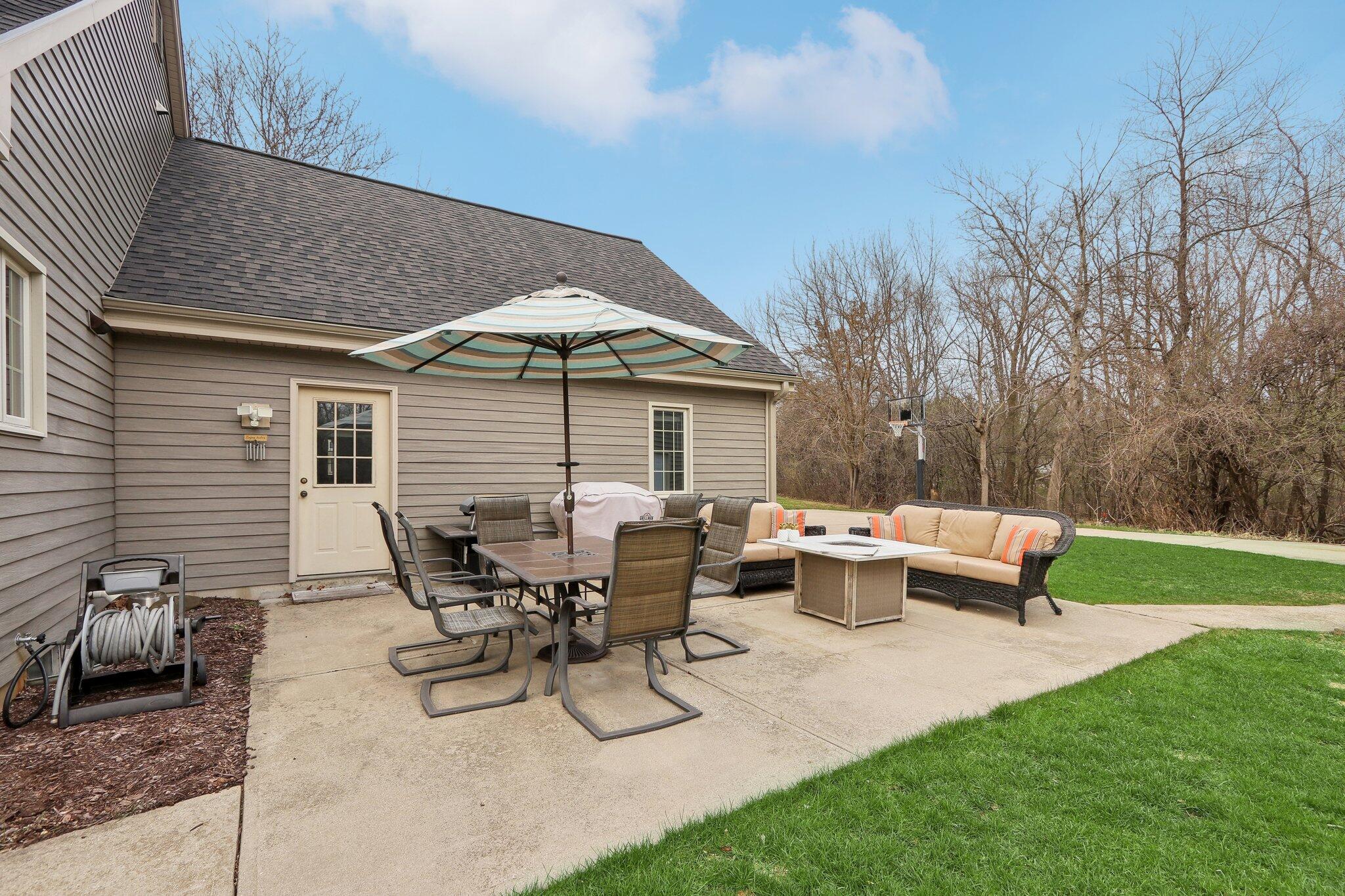 Wisconsin Lake Home for sale (MLS#: 1914961) at N62W38169  Westwinds Ct, in Oconomowoc, Wisconsin. (55 of 63)