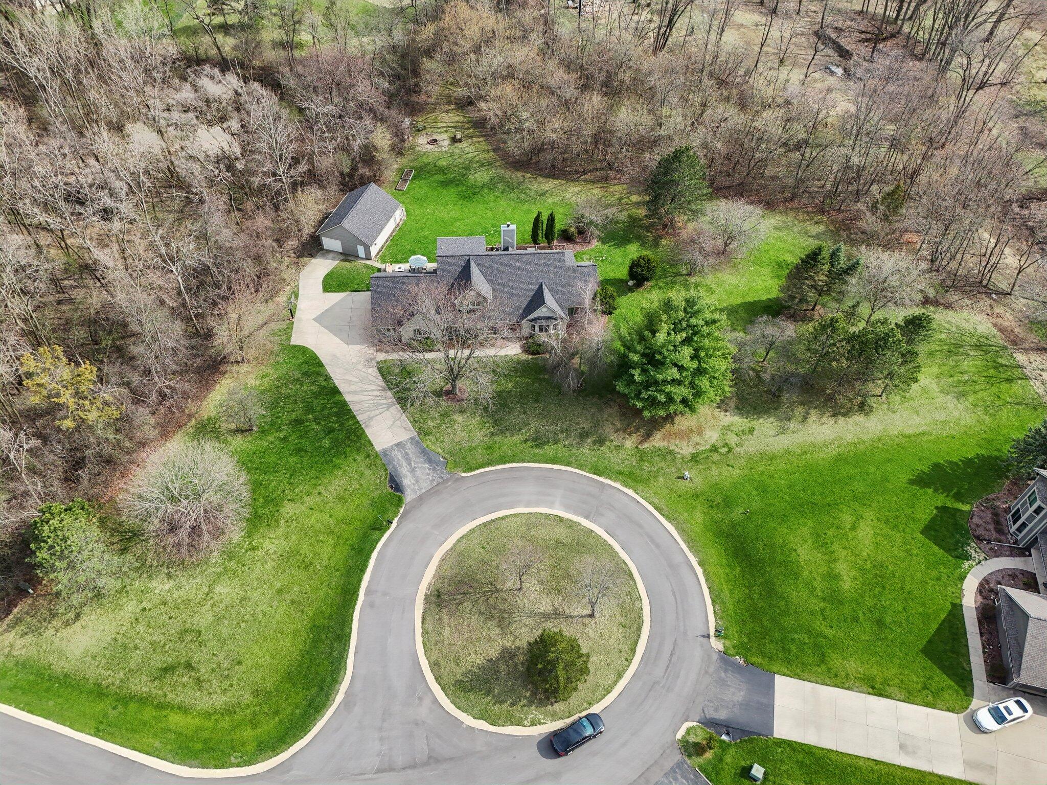Wisconsin Lake Home for sale (MLS#: 1914961) at N62W38169  Westwinds Ct, in Oconomowoc, Wisconsin. (62 of 63)