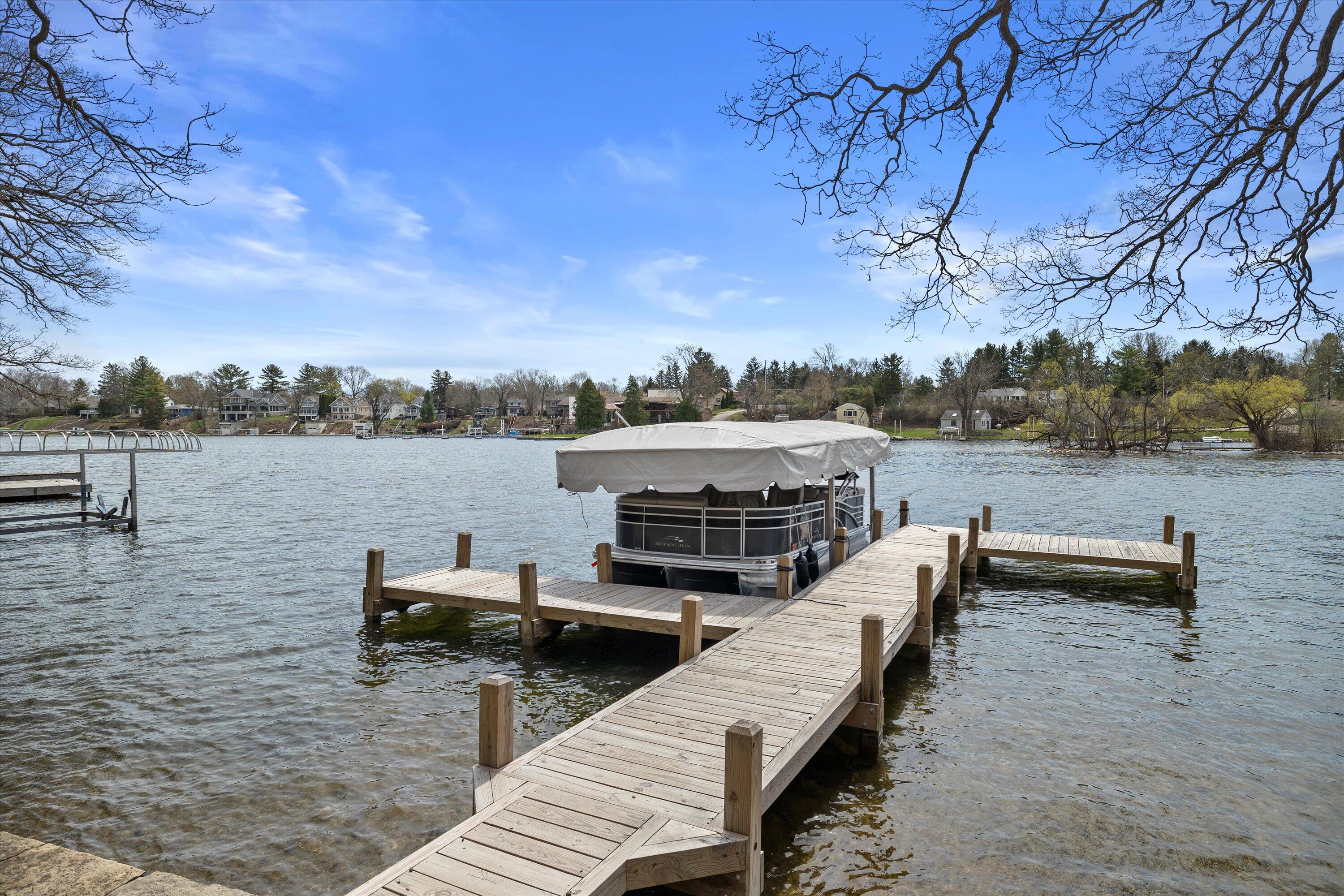 Wisconsin Lake Home for sale (MLS#: 1915174) at N53W34945  Road B -, in Oconomowoc, Wisconsin. (13 of 102)