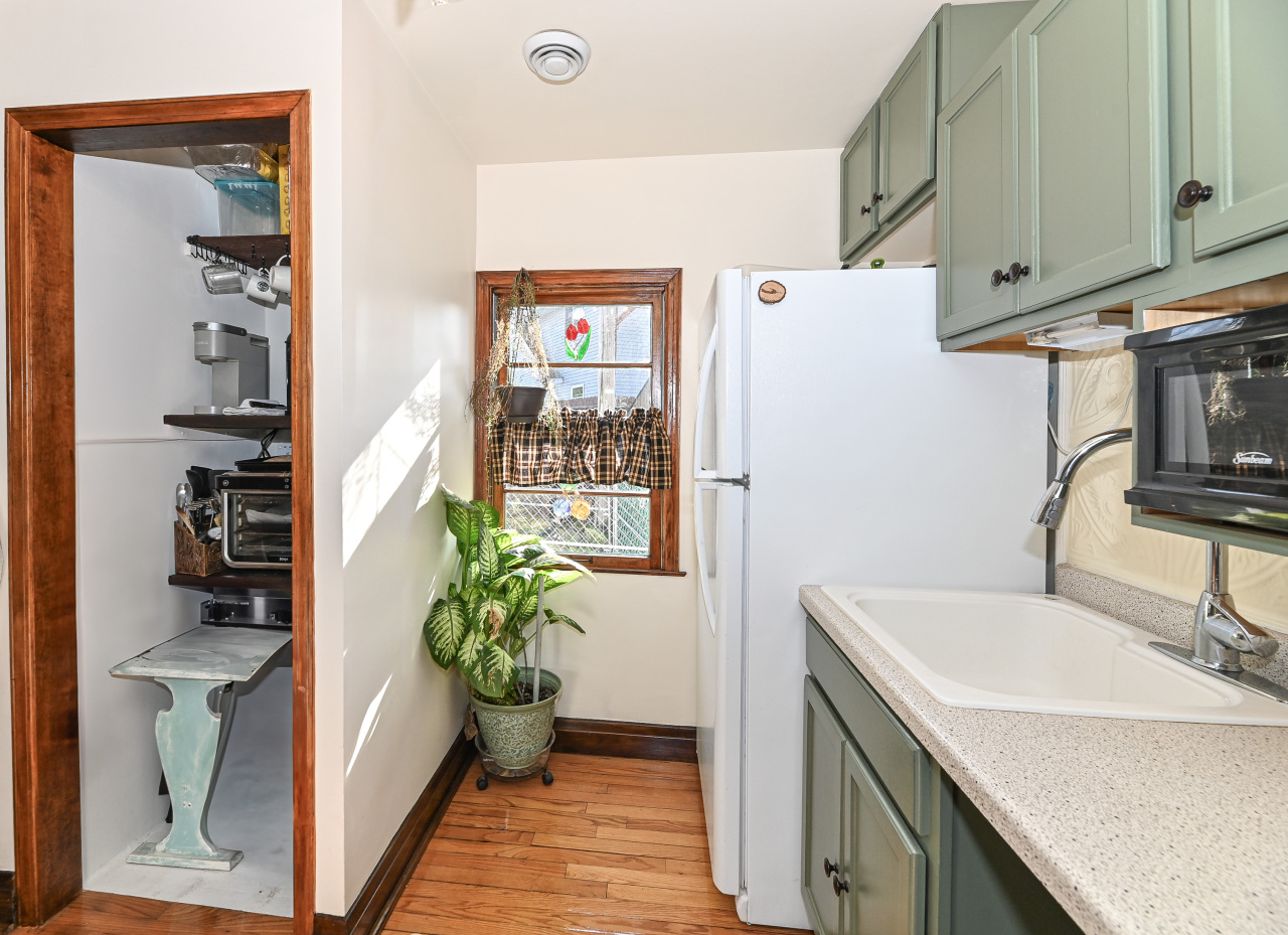 Wisconsin Lake Home for sale (MLS#: 1915225) at 4308  West Dr, in Delavan, Wisconsin. (12 of 37)