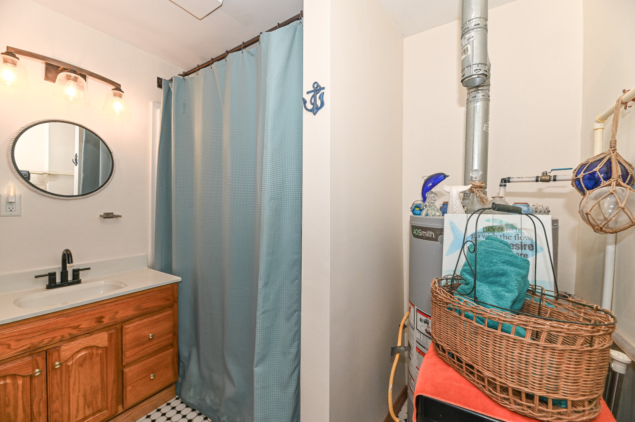 Wisconsin Lake Home for sale (MLS#: 1915225) at 4308  West Dr, in Delavan, Wisconsin. (19 of 37)