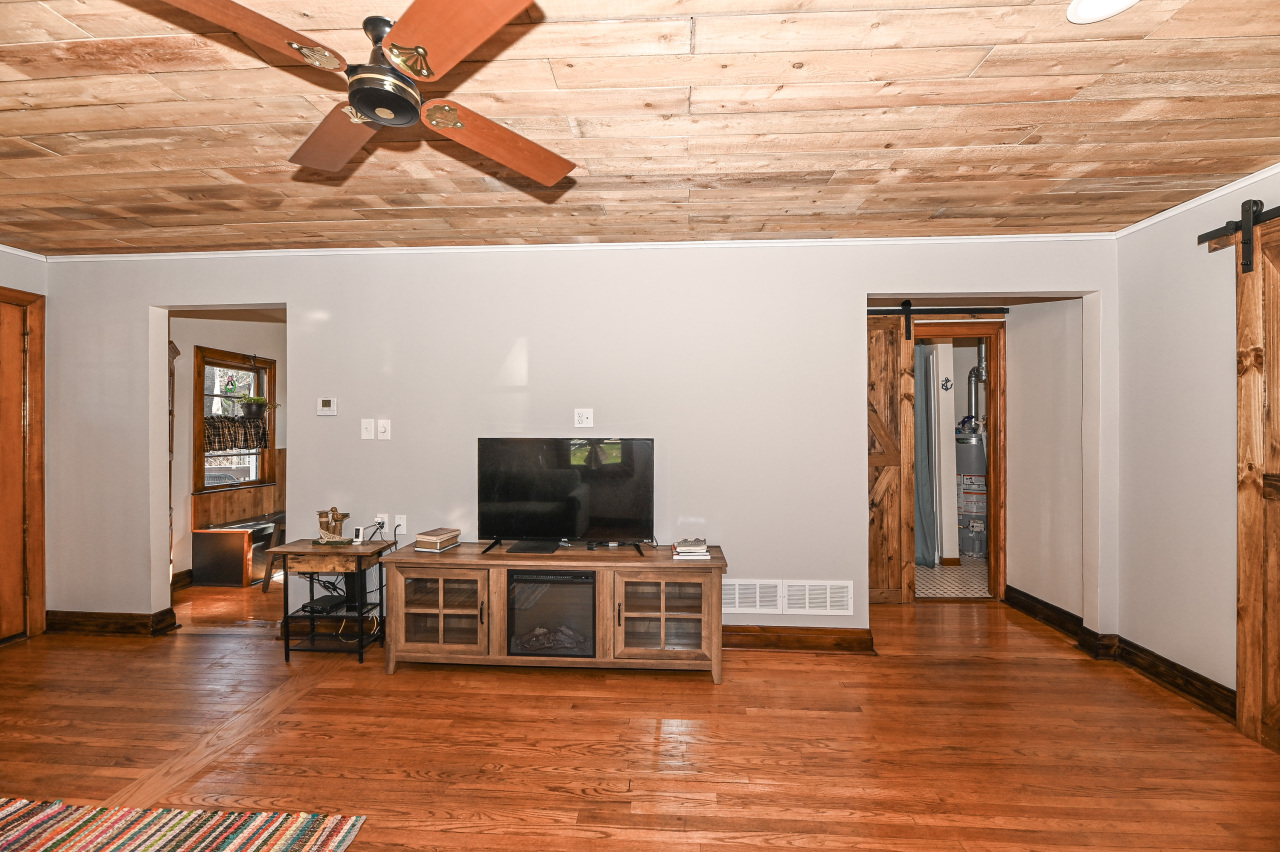 Wisconsin Lake Home for sale (MLS#: 1915225) at 4308  West Dr, in Delavan, Wisconsin. (3 of 37)