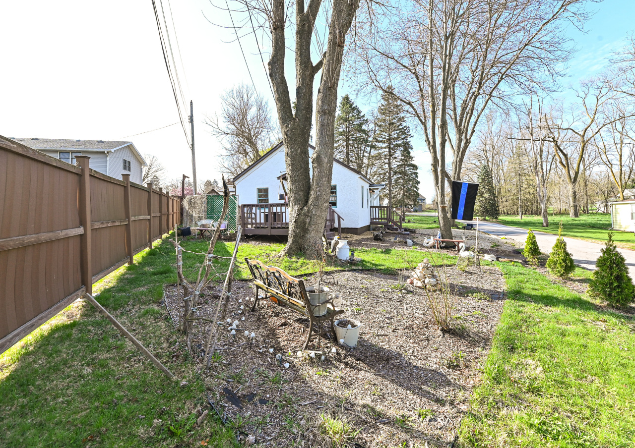 Wisconsin Lake Home for sale (MLS#: 1915225) at 4308  West Dr, in Delavan, Wisconsin. (25 of 37)