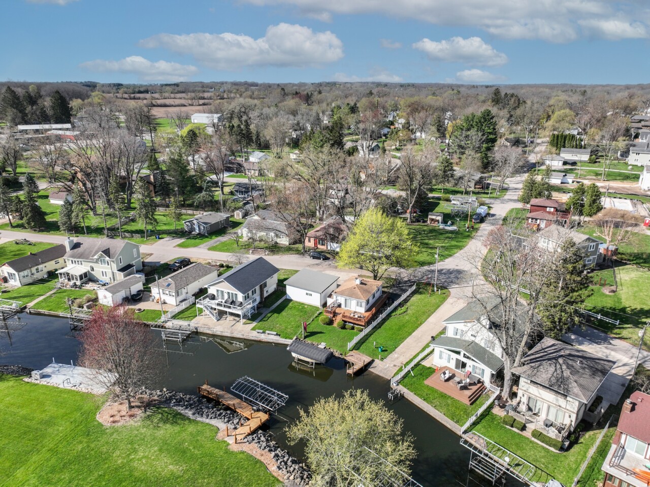 Wisconsin Lake Home for sale (MLS#: 1915225) at 4308  West Dr, in Delavan, Wisconsin. (35 of 37)