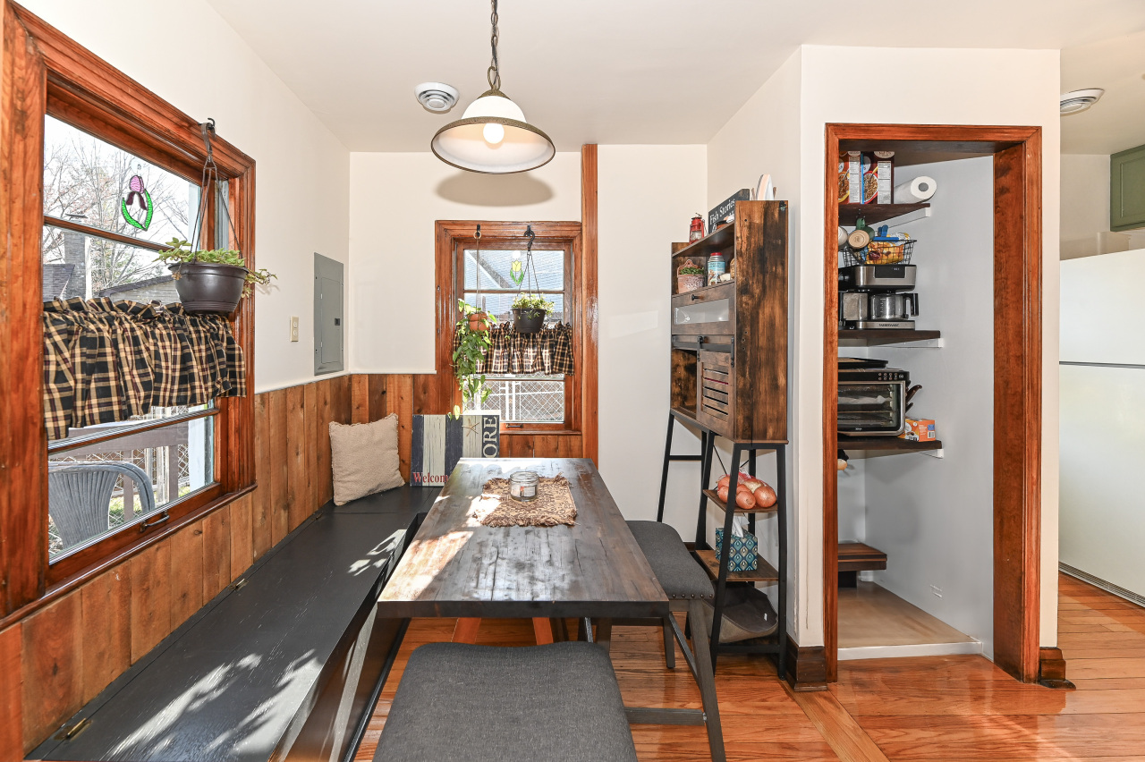 Wisconsin Lake Home for sale (MLS#: 1915225) at 4308  West Dr, in Delavan, Wisconsin. (6 of 37)
