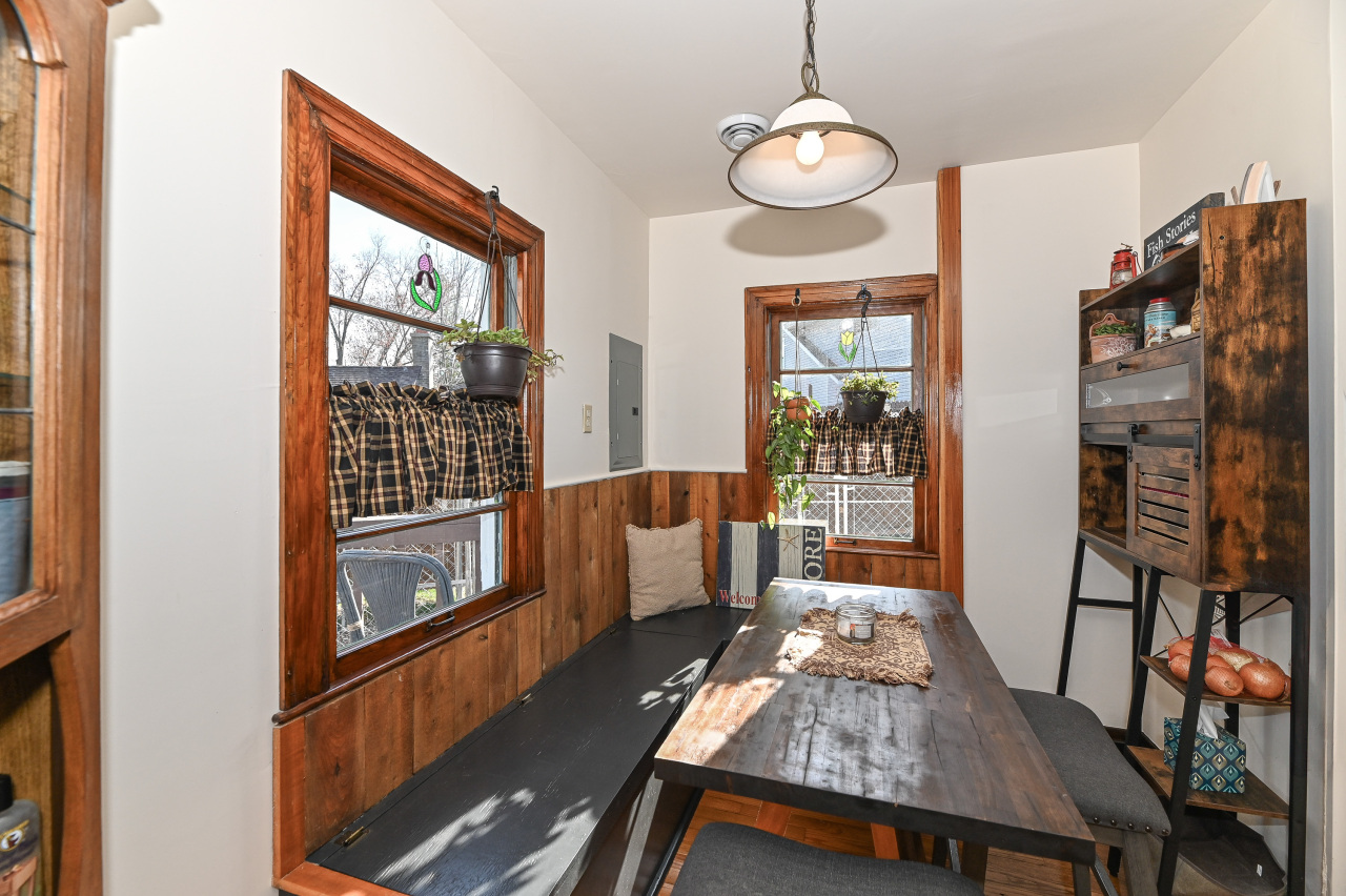Wisconsin Lake Home for sale (MLS#: 1915225) at 4308  West Dr, in Delavan, Wisconsin. (7 of 37)