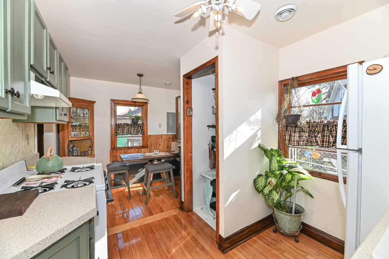 Wisconsin Lake Home for sale (MLS#: 1915225) at 4308  West Dr, in Delavan, Wisconsin. (9 of 37)