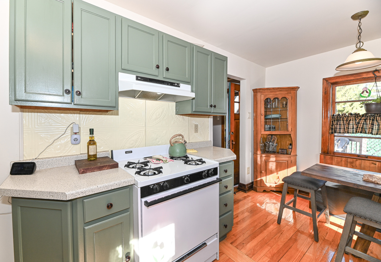 Wisconsin Lake Home for sale (MLS#: 1915225) at 4308  West Dr, in Delavan, Wisconsin. (10 of 37)