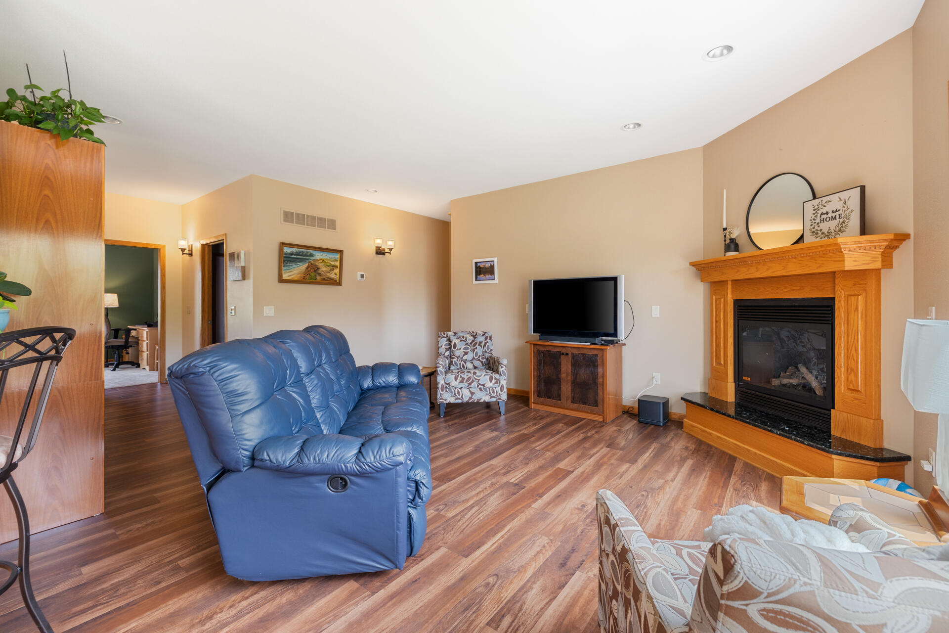 Wisconsin Lake Home for sale (MLS#: 1915262) at 3045  Newark Dr, in Barton, Wisconsin. (9 of 61)