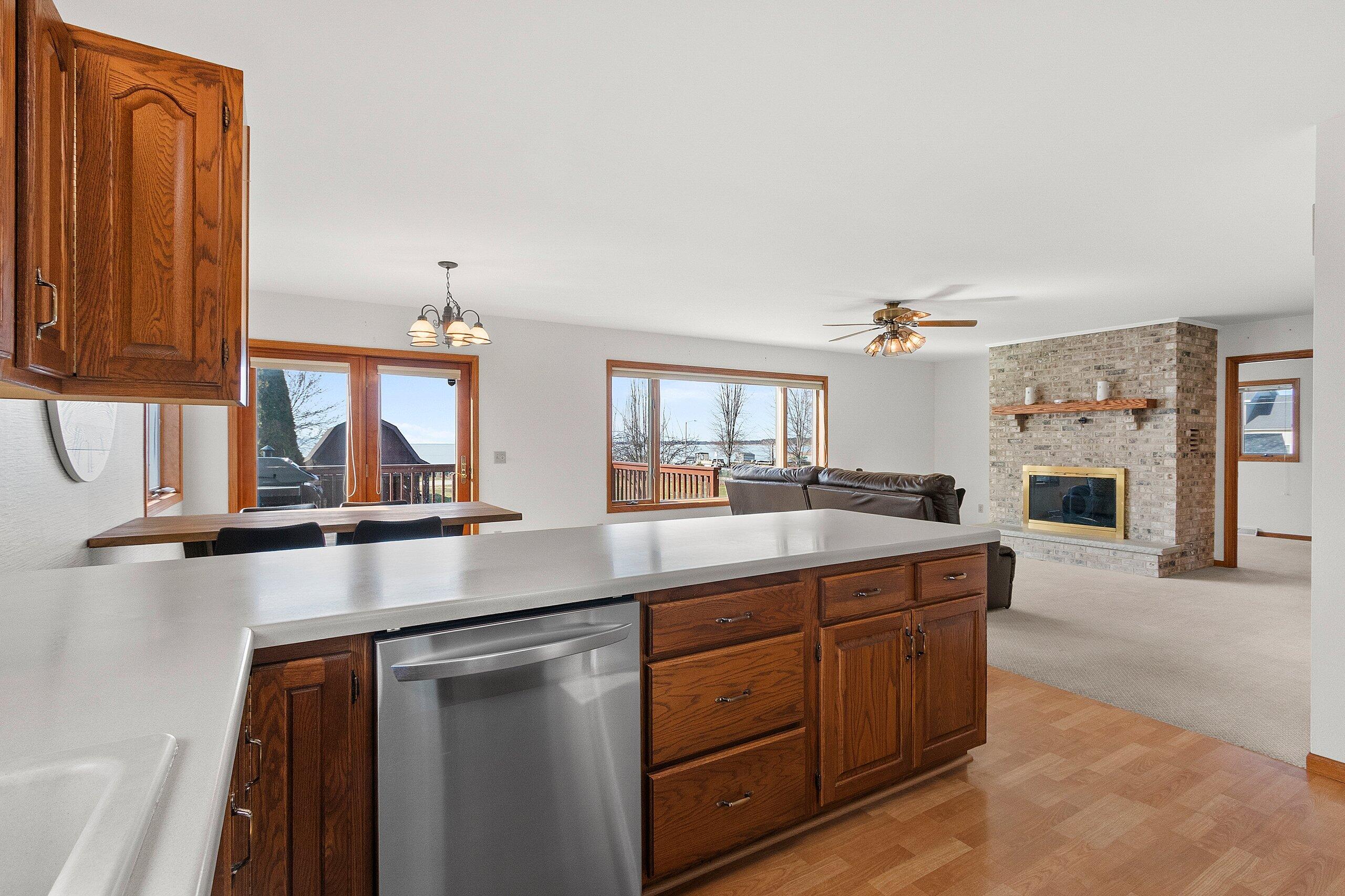 Wisconsin Lake Home for sale (MLS#: 1915318) at 115 E Bay Shore St, in Marinette, Wisconsin. (12 of 61)