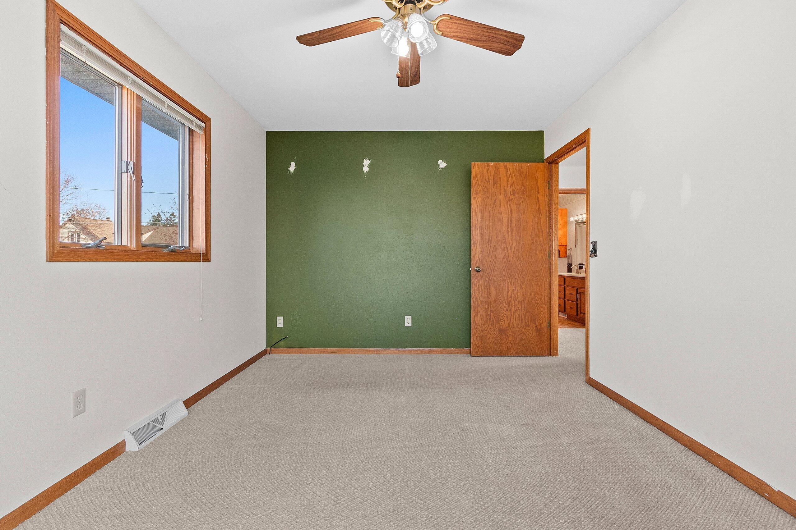Wisconsin Lake Home for sale (MLS#: 1915318) at 115 E Bay Shore St, in Marinette, Wisconsin. (19 of 61)