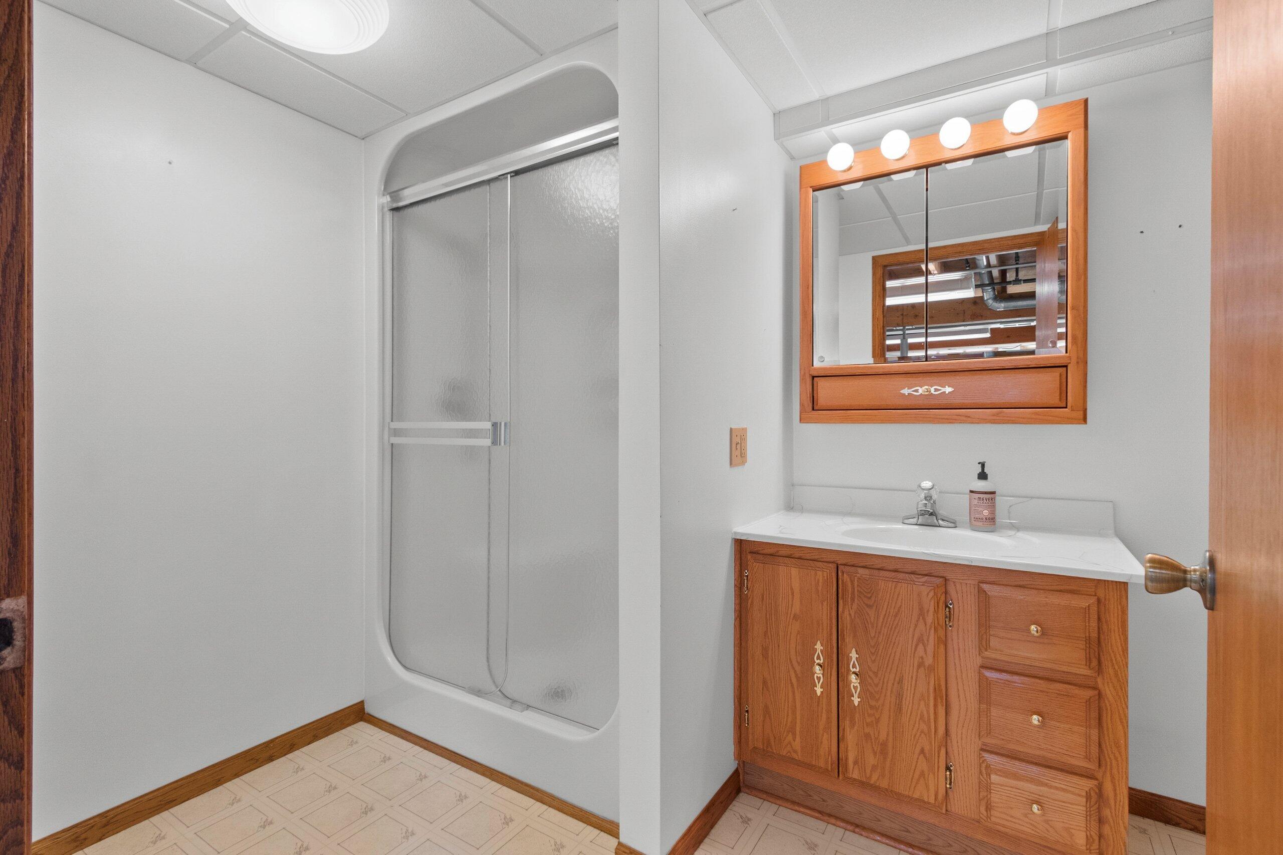 Wisconsin Lake Home for sale (MLS#: 1915318) at 115 E Bay Shore St, in Marinette, Wisconsin. (27 of 61)