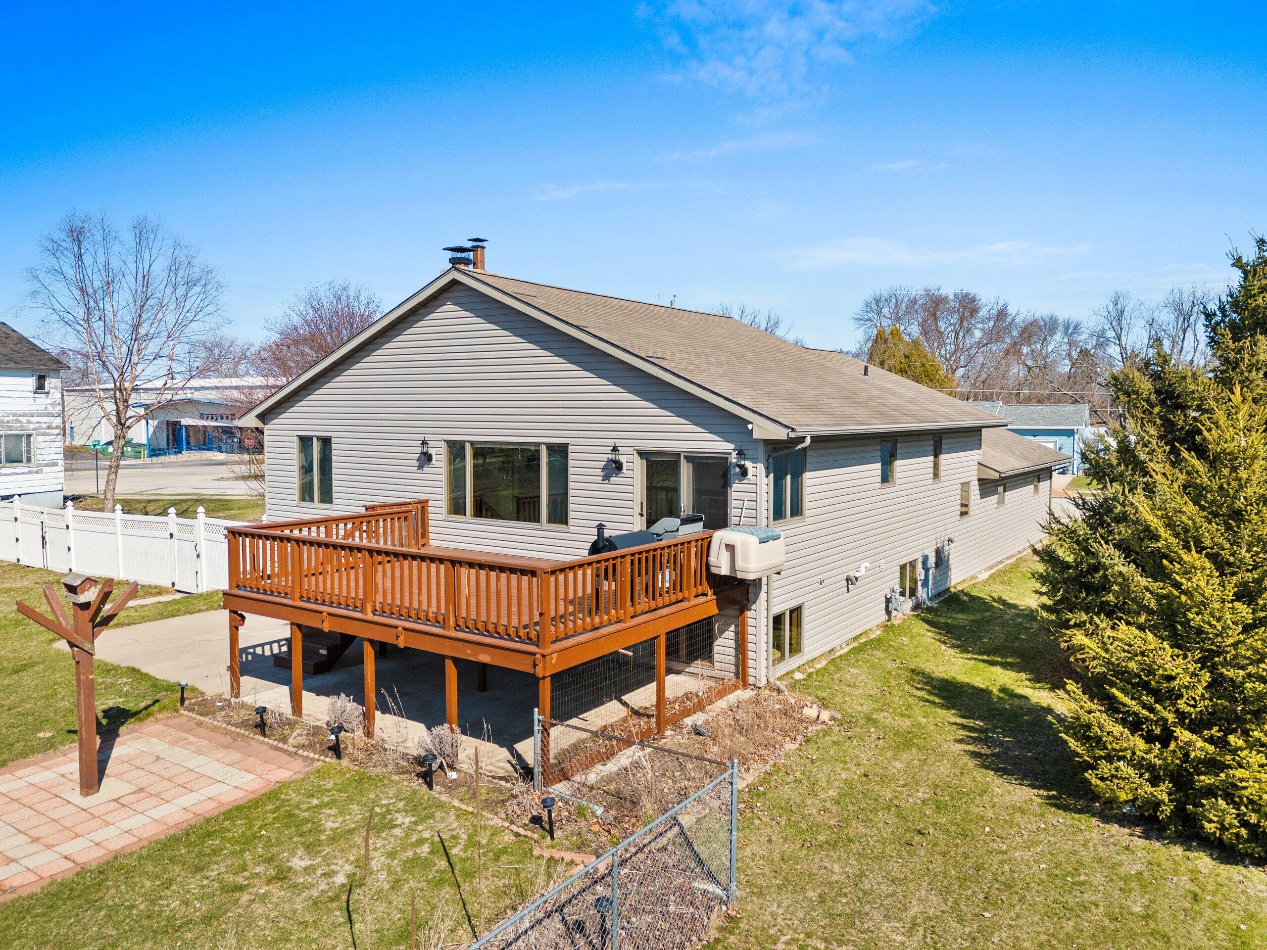 Wisconsin Lake Home for sale (MLS#: 1915318) at 115 E Bay Shore St, in Marinette, Wisconsin. (32 of 61)