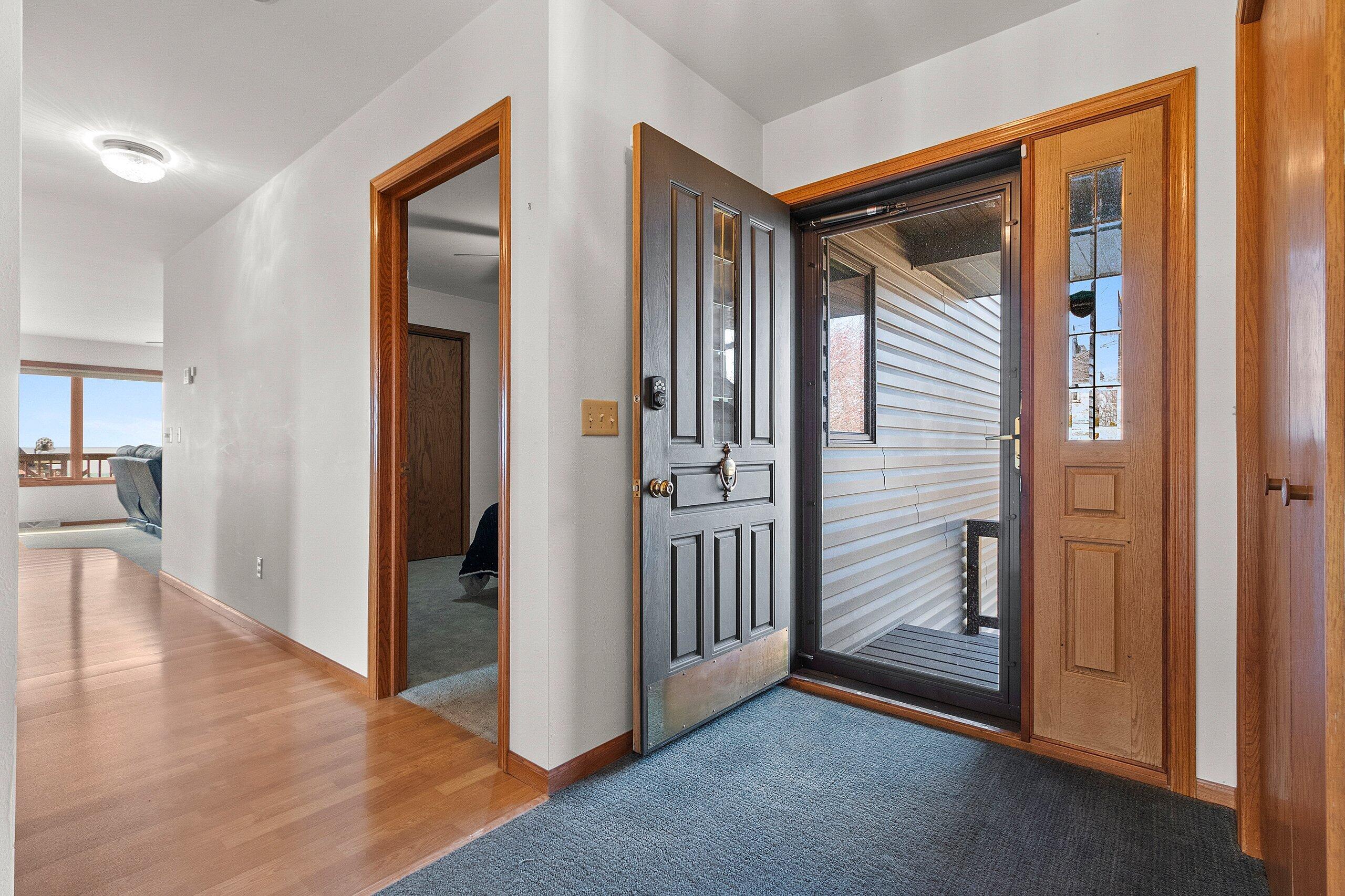 Wisconsin Lake Home for sale (MLS#: 1915318) at 115 E Bay Shore St, in Marinette, Wisconsin. (6 of 61)