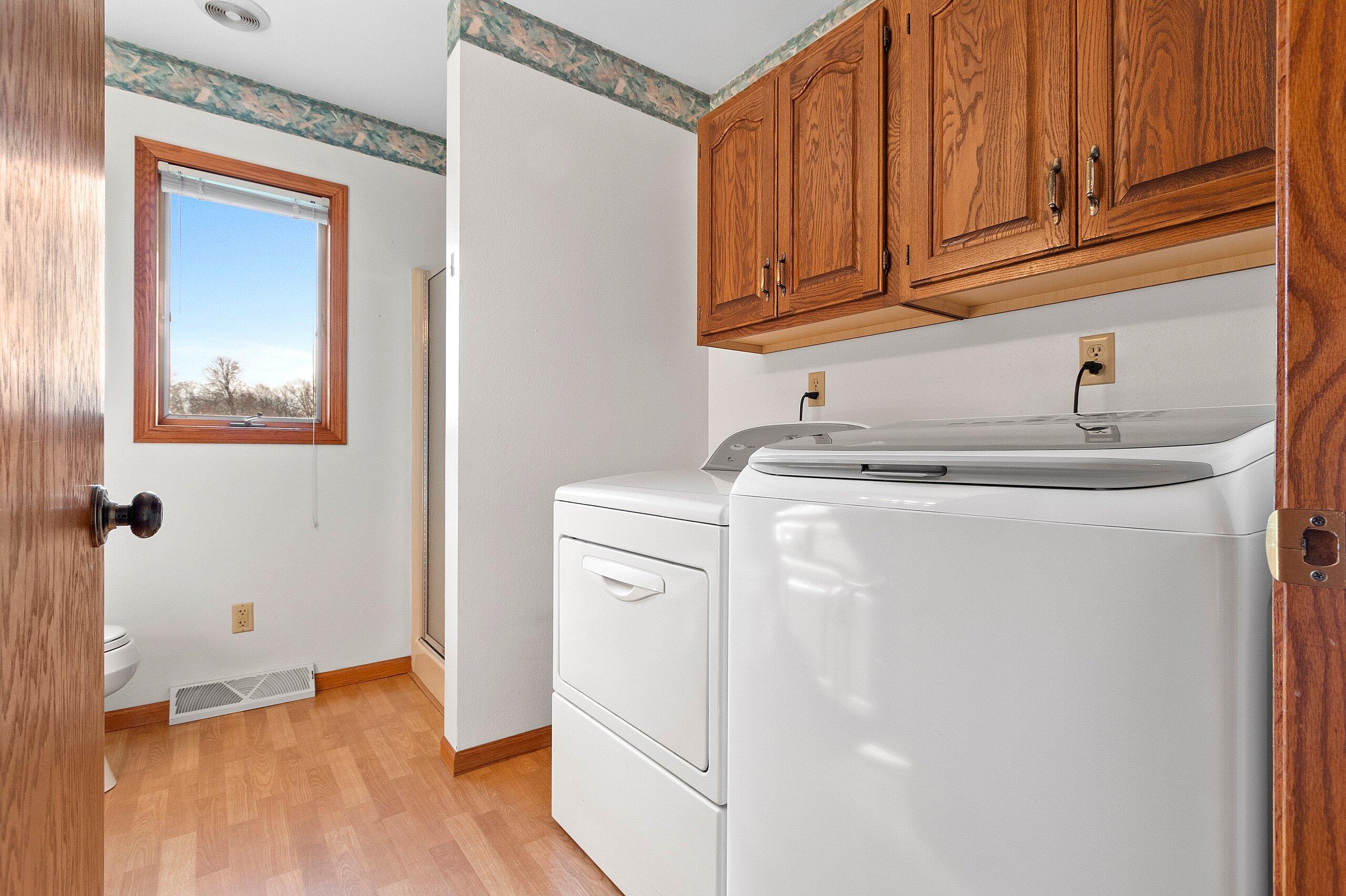 Wisconsin Lake Home for sale (MLS#: 1915318) at 115 E Bay Shore St, in Marinette, Wisconsin. (7 of 61)