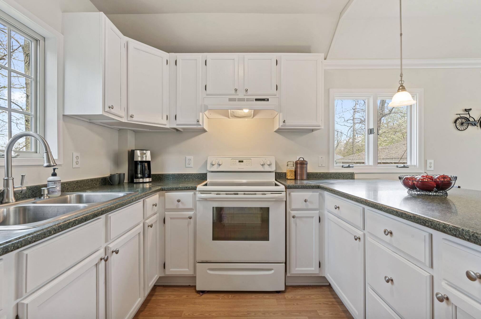 Wisconsin Lake Home for sale (MLS#: 1915524) at 805  Manor Dr, in Twin Lakes, Wisconsin. (6 of 14)
