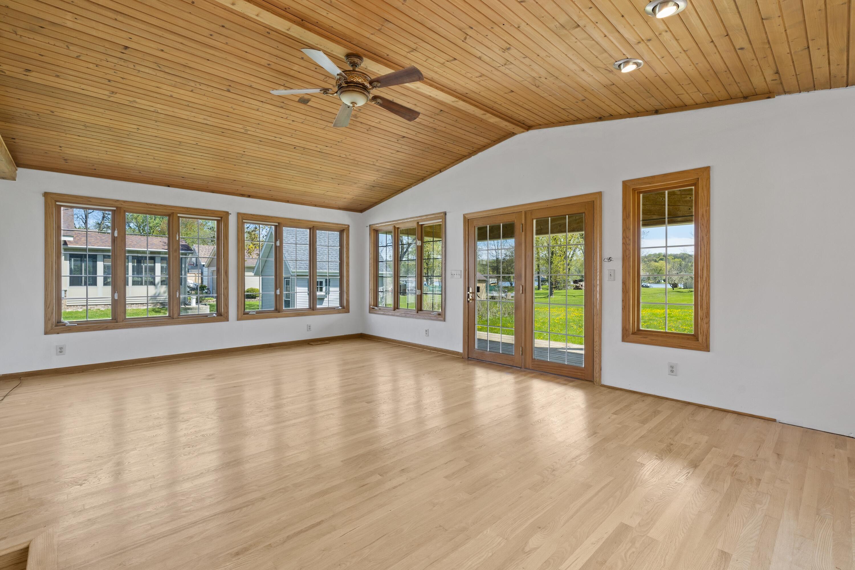Wisconsin Lake Home for sale (MLS#: 1915544) at 3559  North Shore Dr, in Richfield, Wisconsin. (2 of 47)
