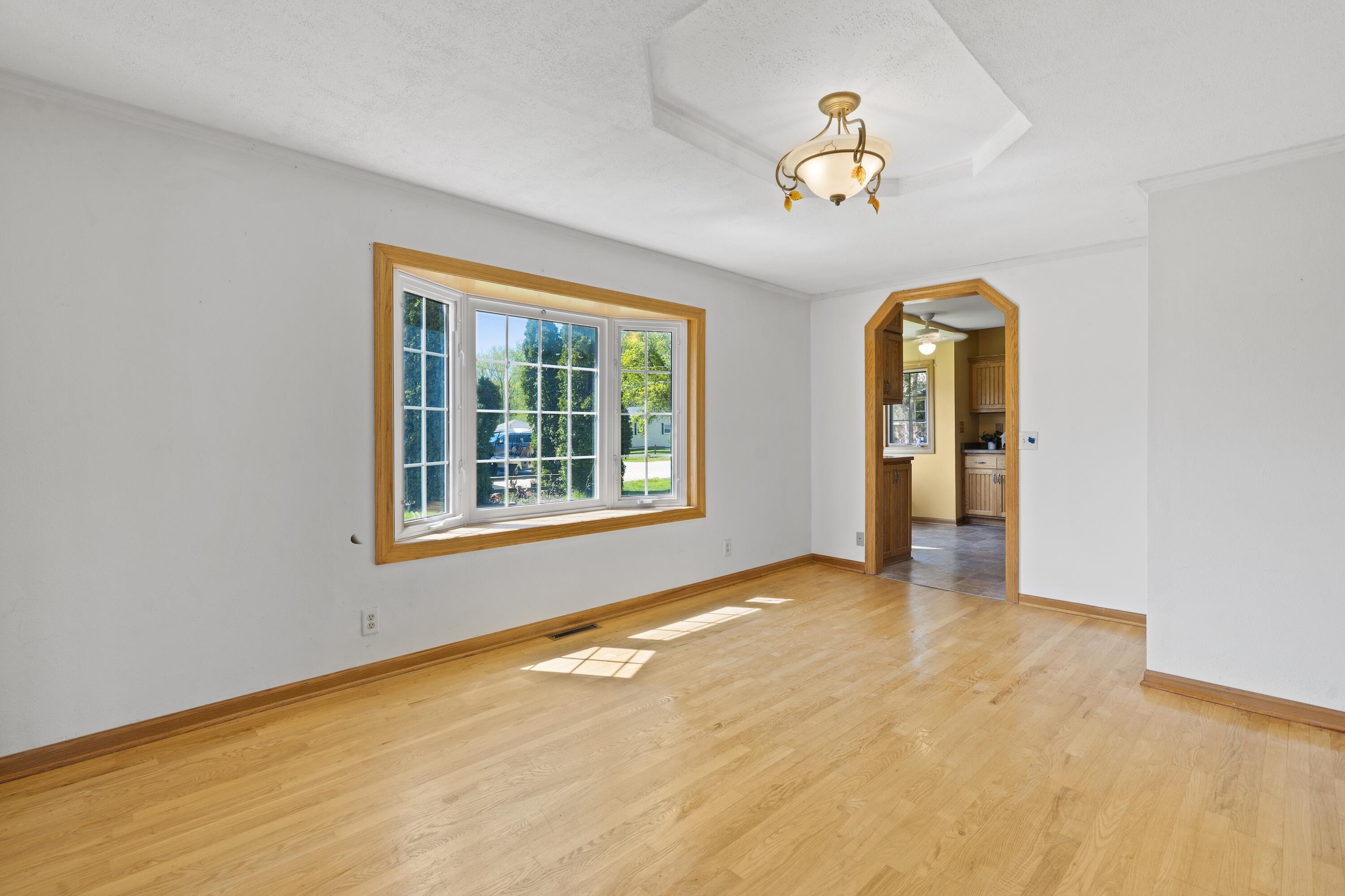 Wisconsin Lake Home for sale (MLS#: 1915544) at 3559  North Shore Dr, in Richfield, Wisconsin. (12 of 47)