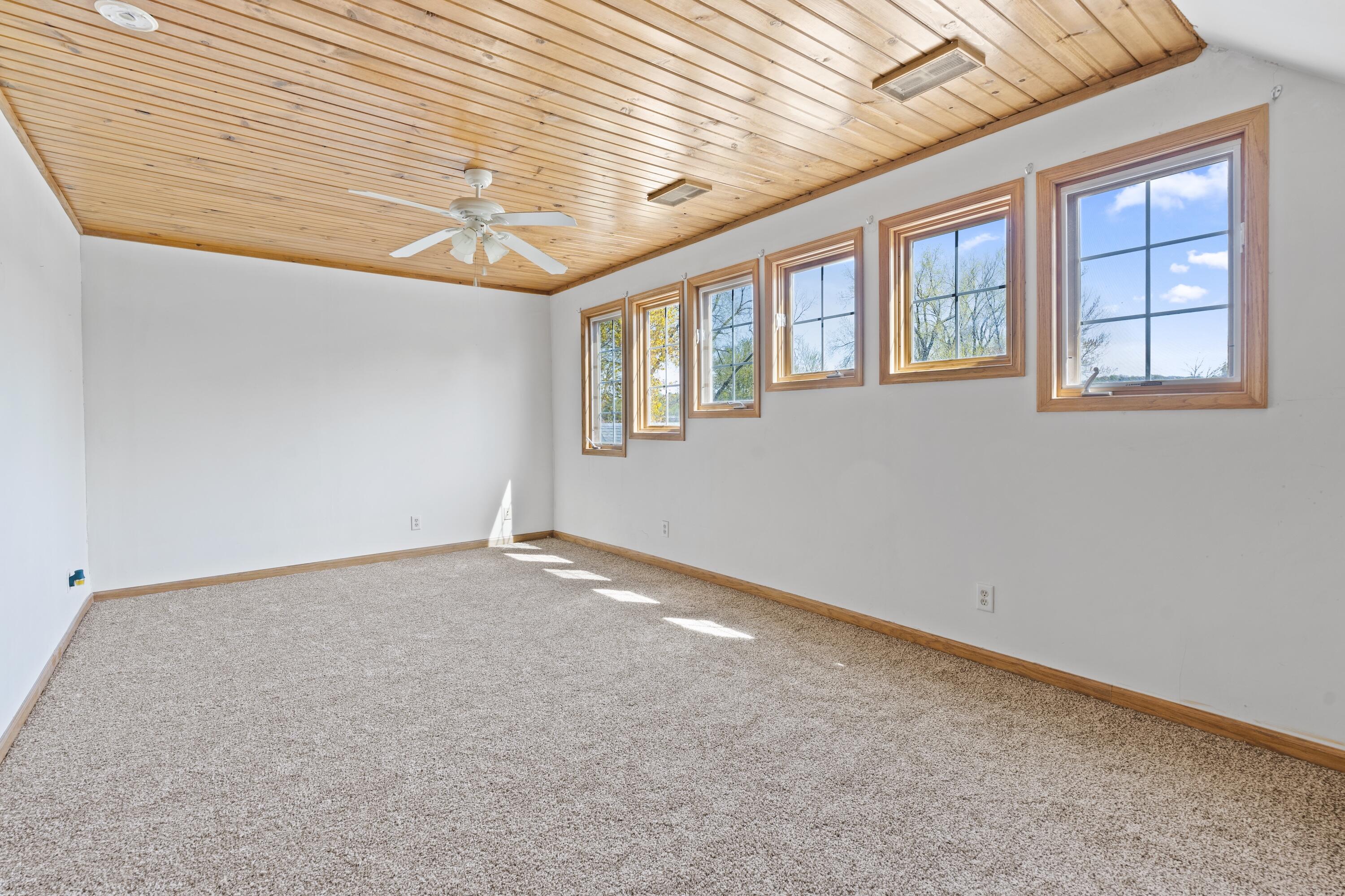 Wisconsin Lake Home for sale (MLS#: 1915544) at 3559  North Shore Dr, in Richfield, Wisconsin. (17 of 47)