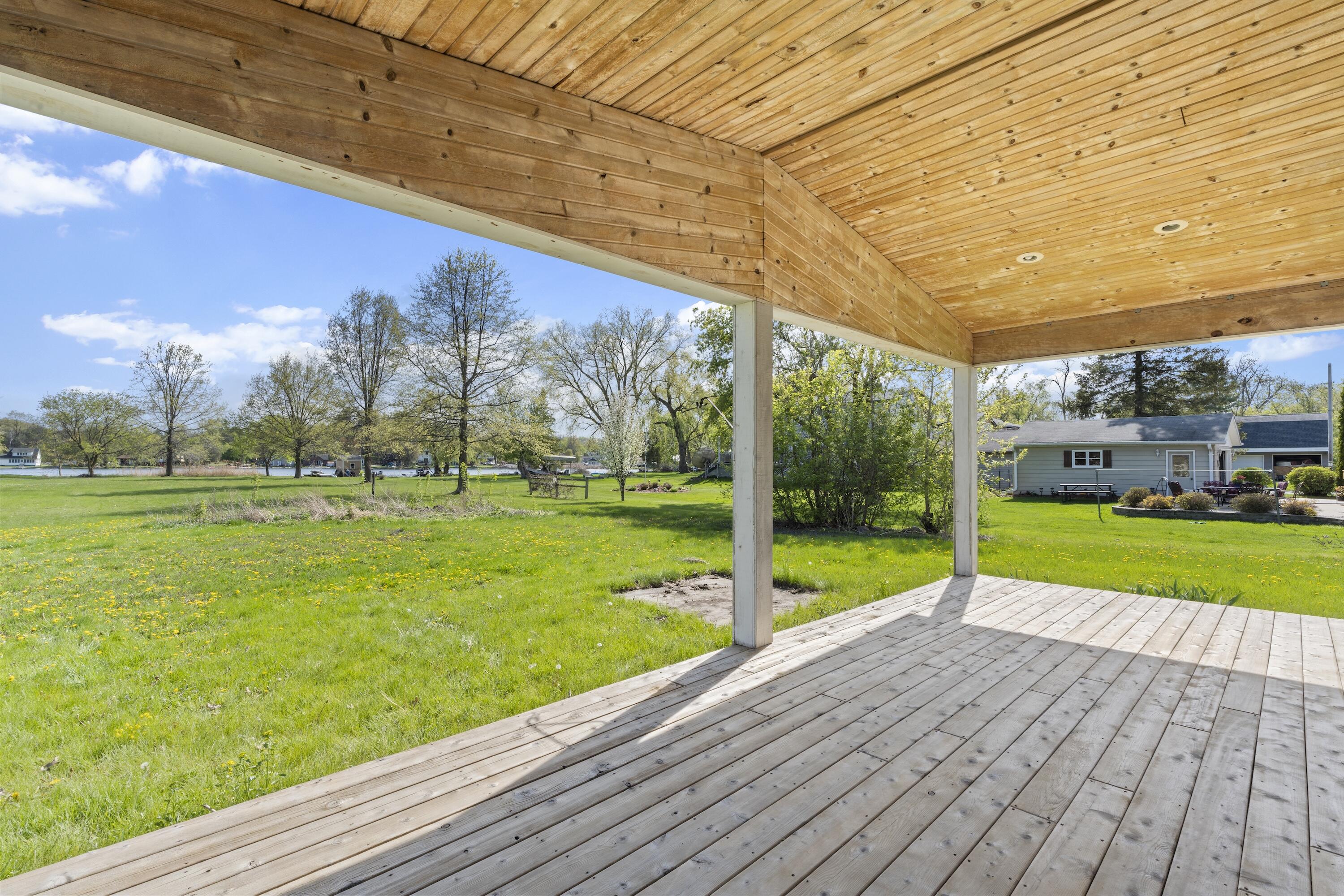 Wisconsin Lake Home for sale (MLS#: 1915544) at 3559  North Shore Dr, in Richfield, Wisconsin. (4 of 47)