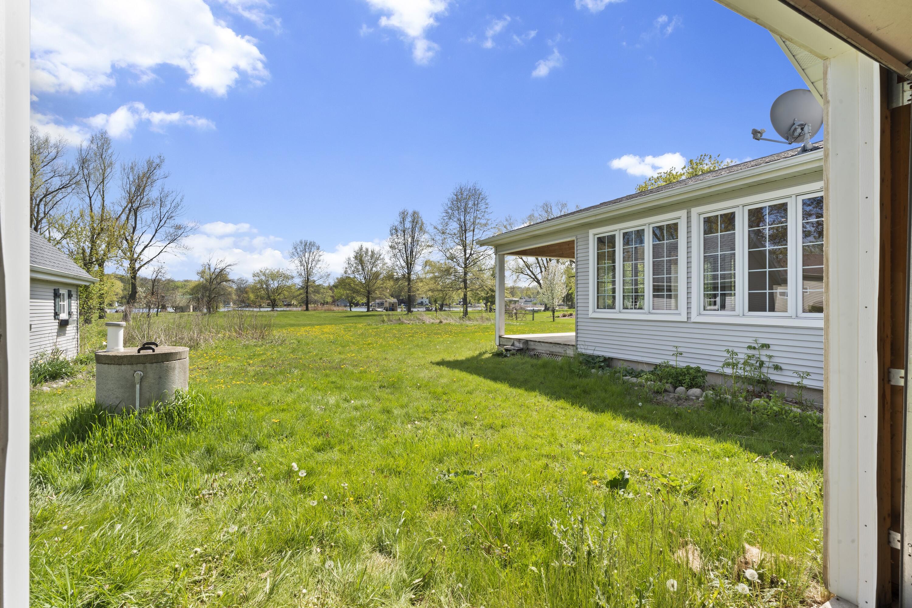 Wisconsin Lake Home for sale (MLS#: 1915544) at 3559  North Shore Dr, in Richfield, Wisconsin. (31 of 47)