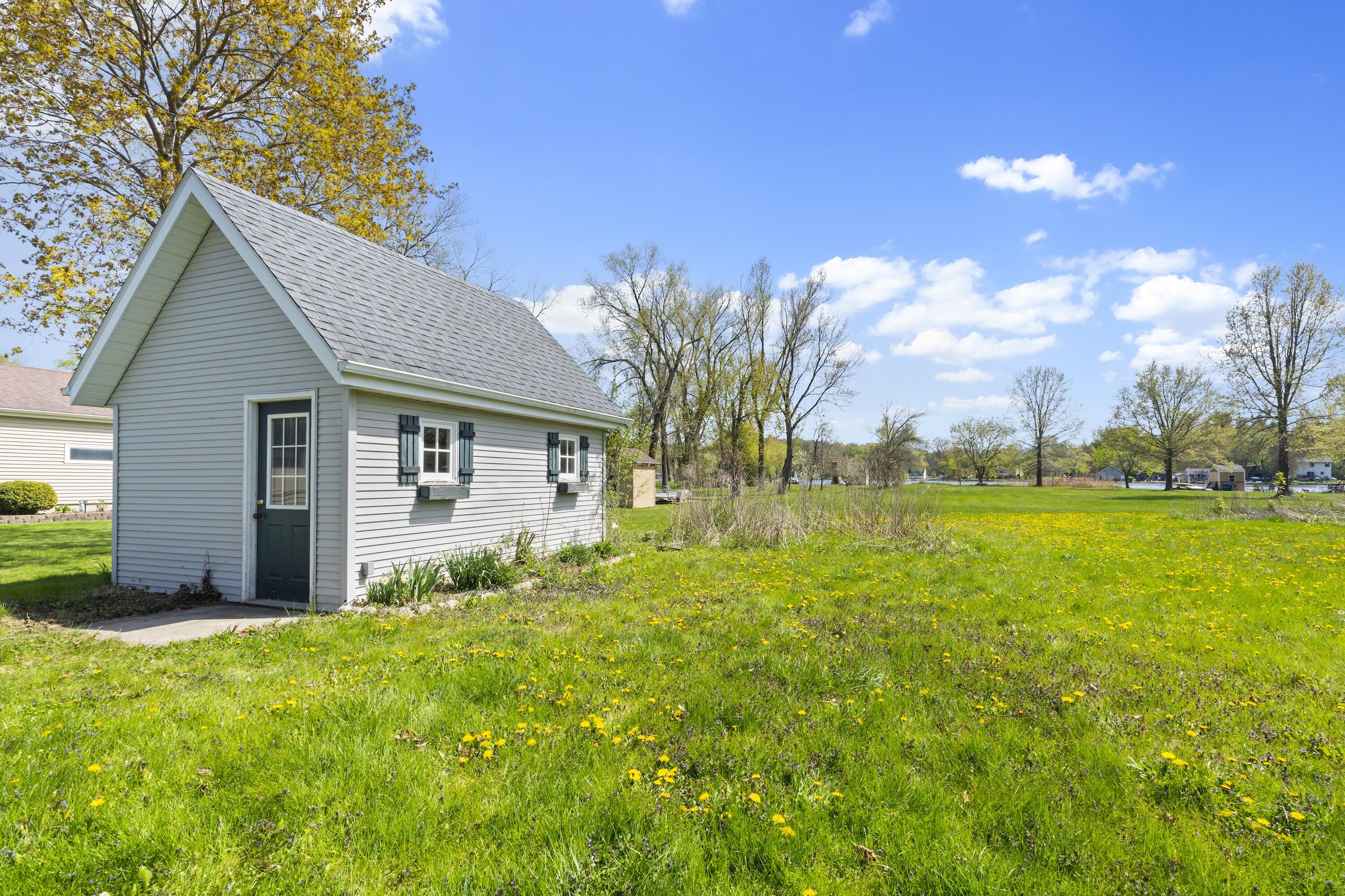Wisconsin Lake Home for sale (MLS#: 1915544) at 3559  North Shore Dr, in Richfield, Wisconsin. (32 of 47)