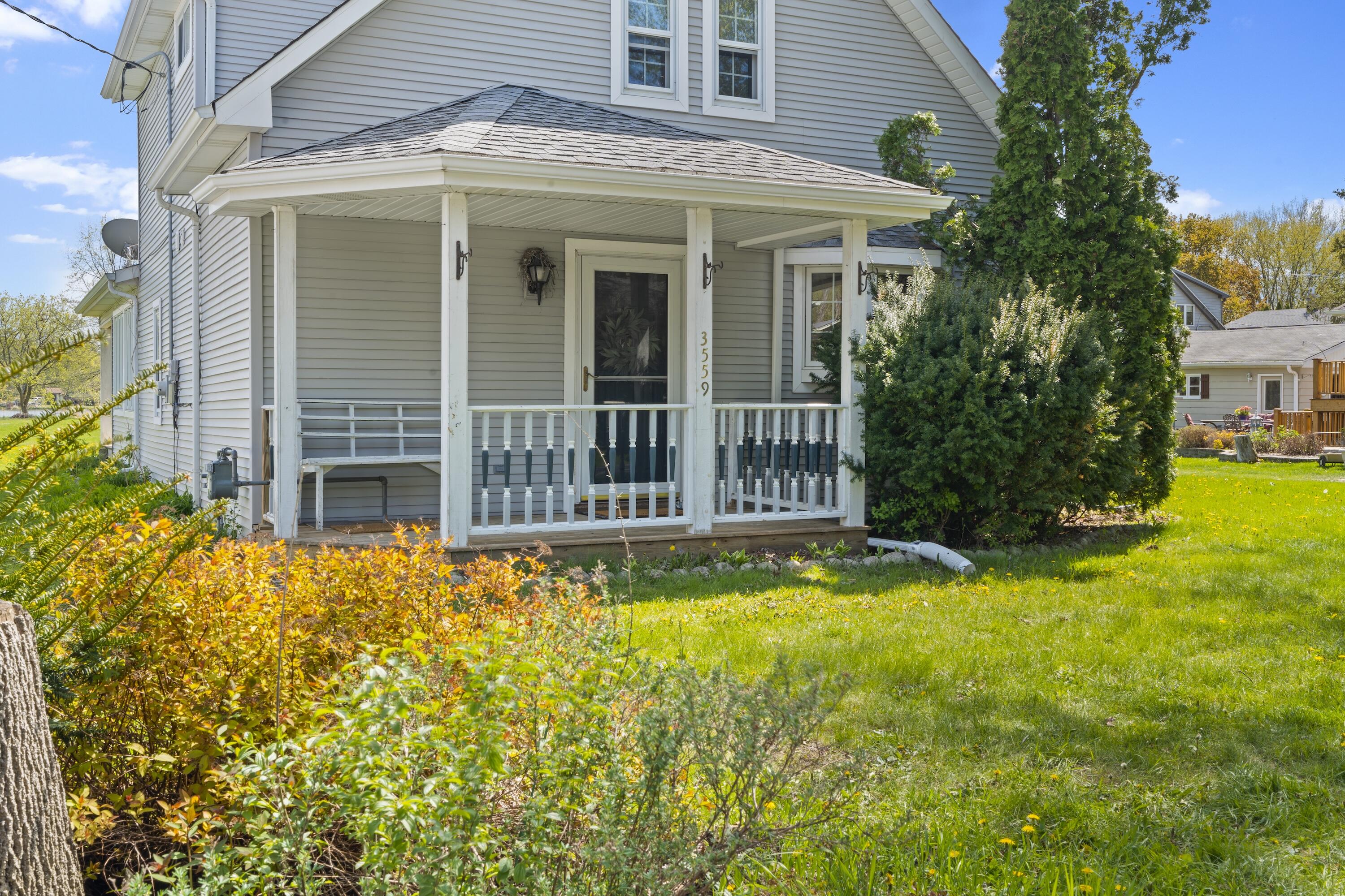 Wisconsin Lake Home for sale (MLS#: 1915544) at 3559  North Shore Dr, in Richfield, Wisconsin. (35 of 47)