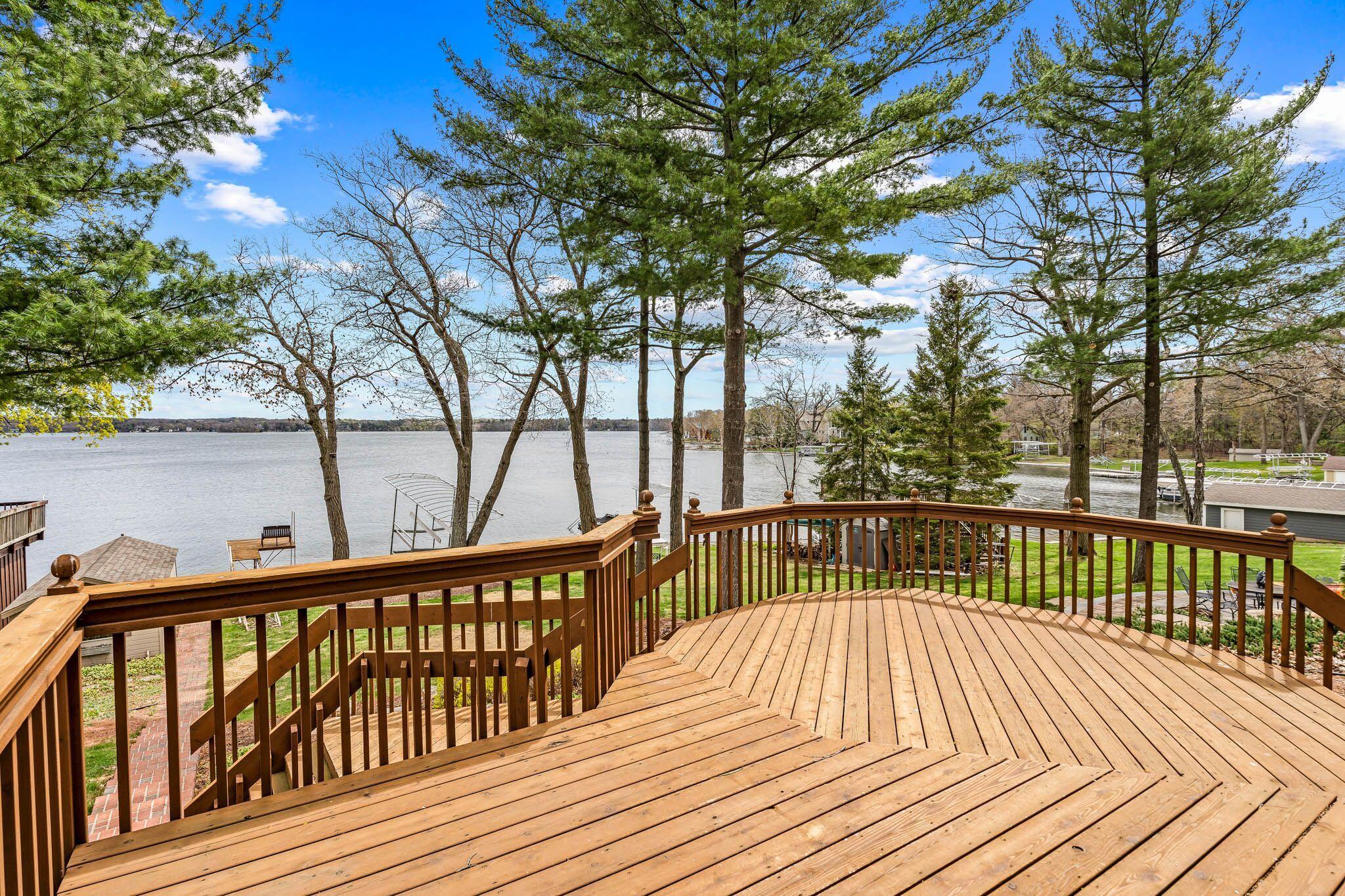Wisconsin Lake Home for sale (MLS#: 1915571) at W347N5904  Lake Dr, in Oconomowoc, Wisconsin. (2 of 43)