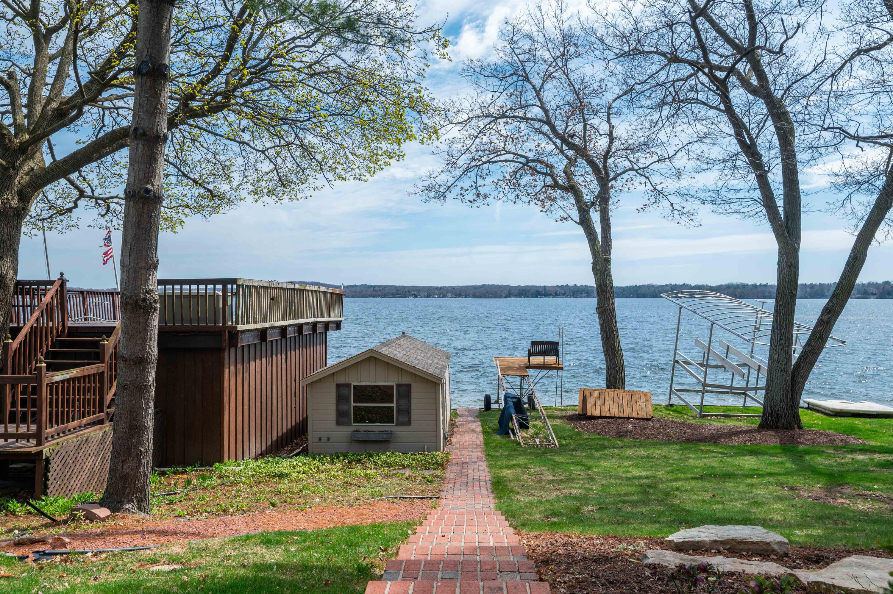 Wisconsin Lake Home for sale (MLS#: 1915571) at W347N5904  Lake Dr, in Oconomowoc, Wisconsin. (23 of 43)
