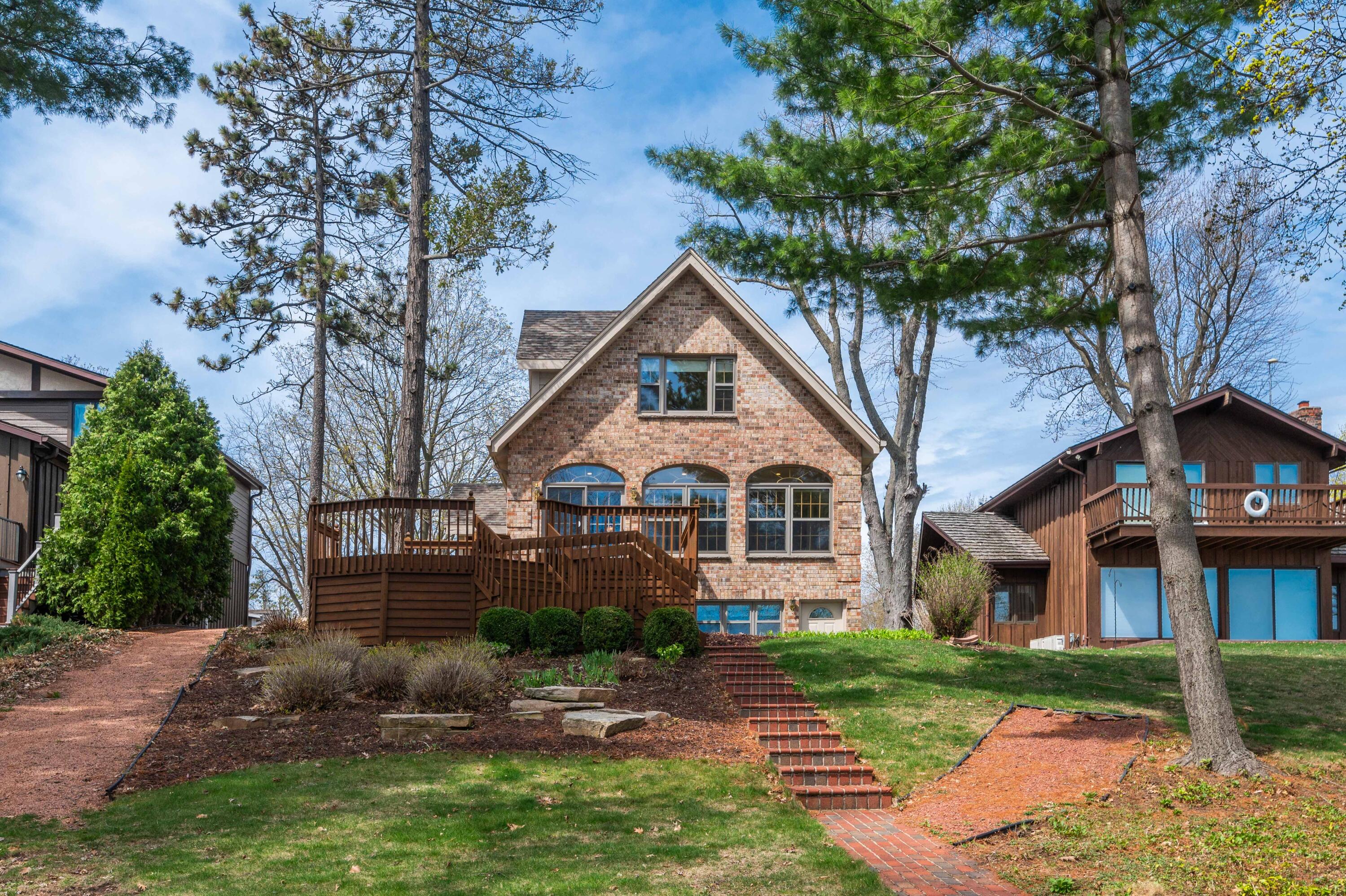 Wisconsin Lake Home for sale (MLS#: 1915571) at W347N5904  Lake Dr, in Oconomowoc, Wisconsin. (33 of 43)