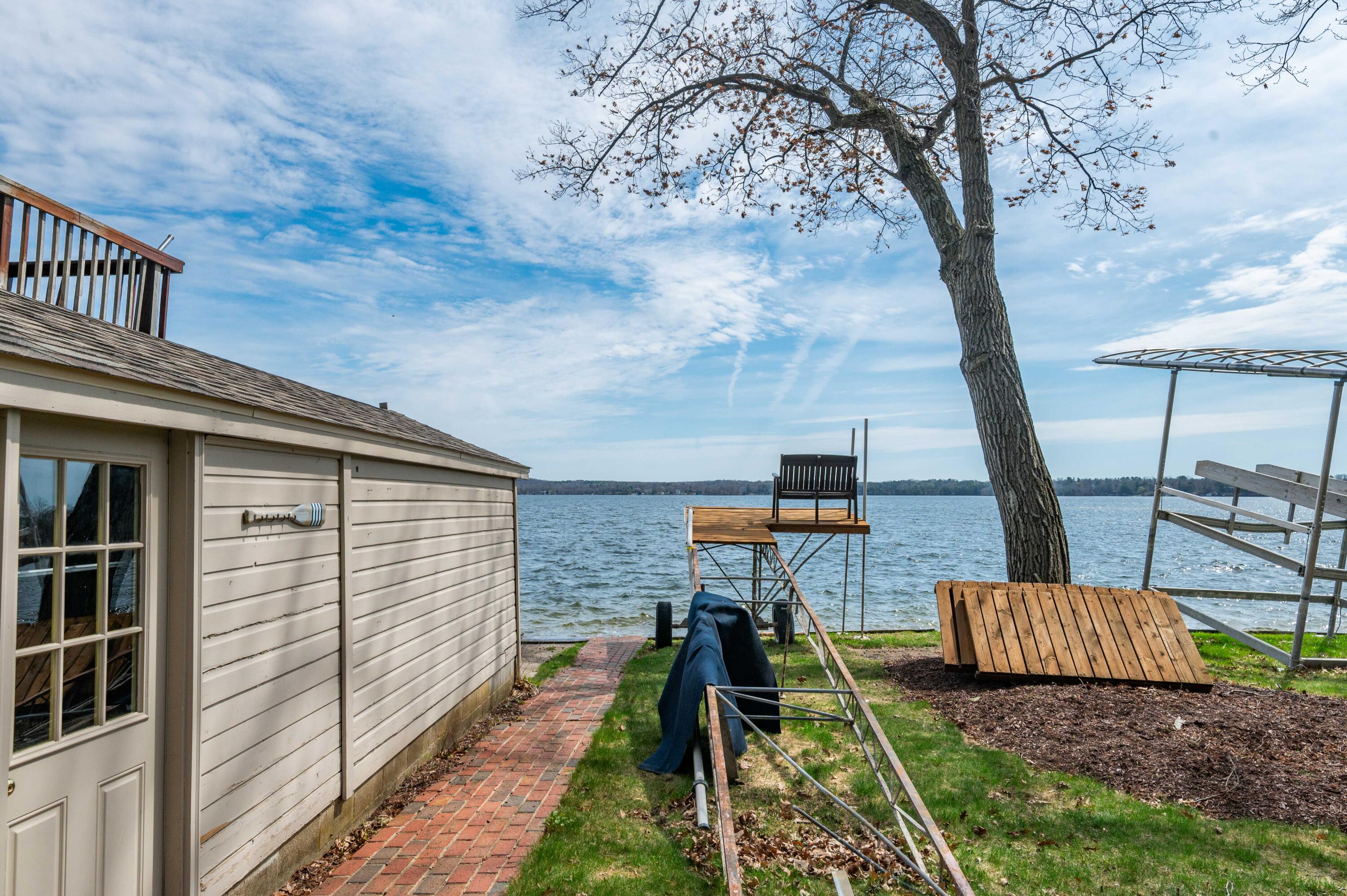 Wisconsin Lake Home for sale (MLS#: 1915571) at W347N5904  Lake Dr, in Oconomowoc, Wisconsin. (34 of 43)