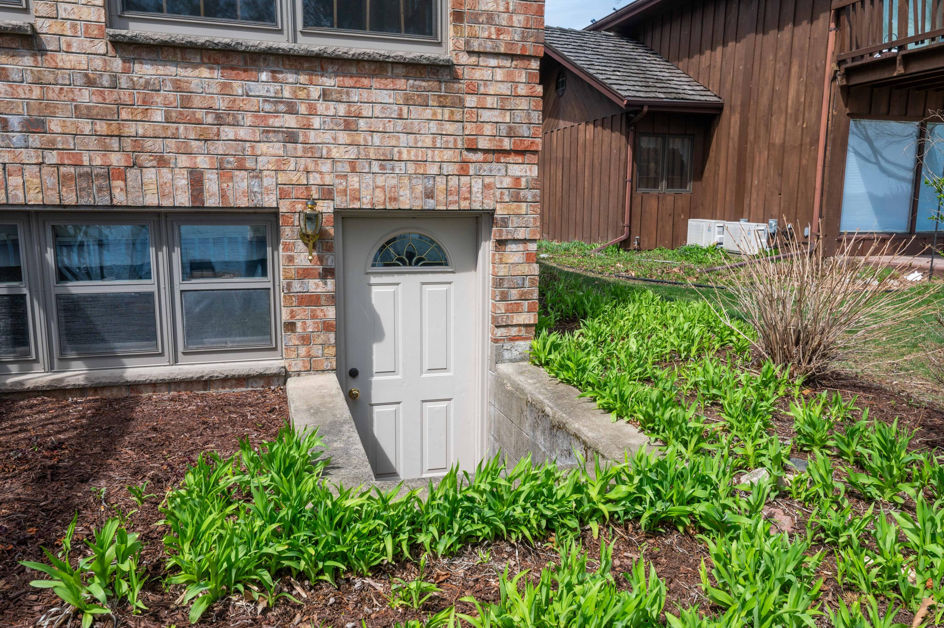 Wisconsin Lake Home for sale (MLS#: 1915571) at W347N5904  Lake Dr, in Oconomowoc, Wisconsin. (35 of 43)
