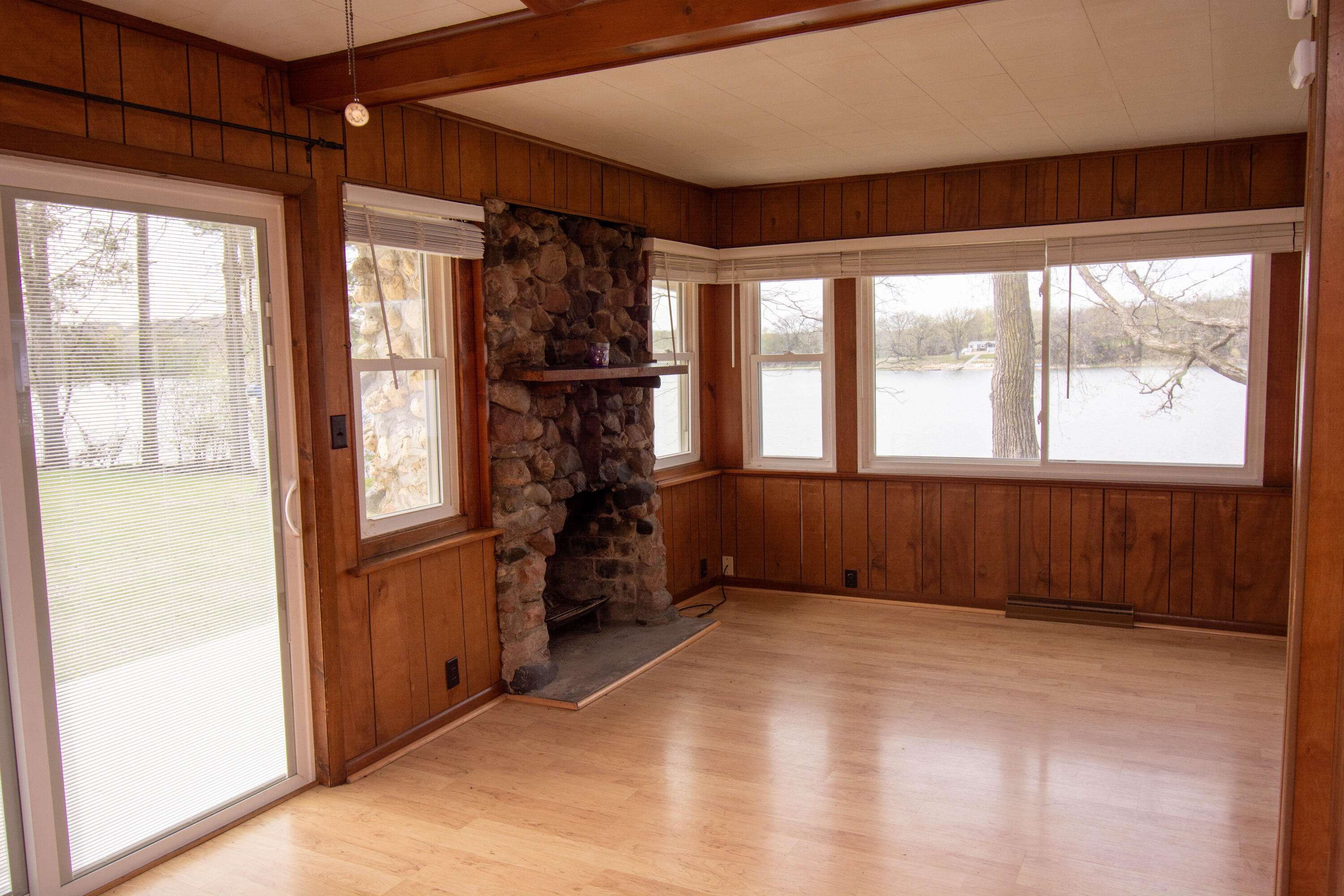 Wisconsin Lake Home for sale (MLS#: 1915749) at N6819  Lake Dr, in Richmond, Wisconsin. (8 of 21)