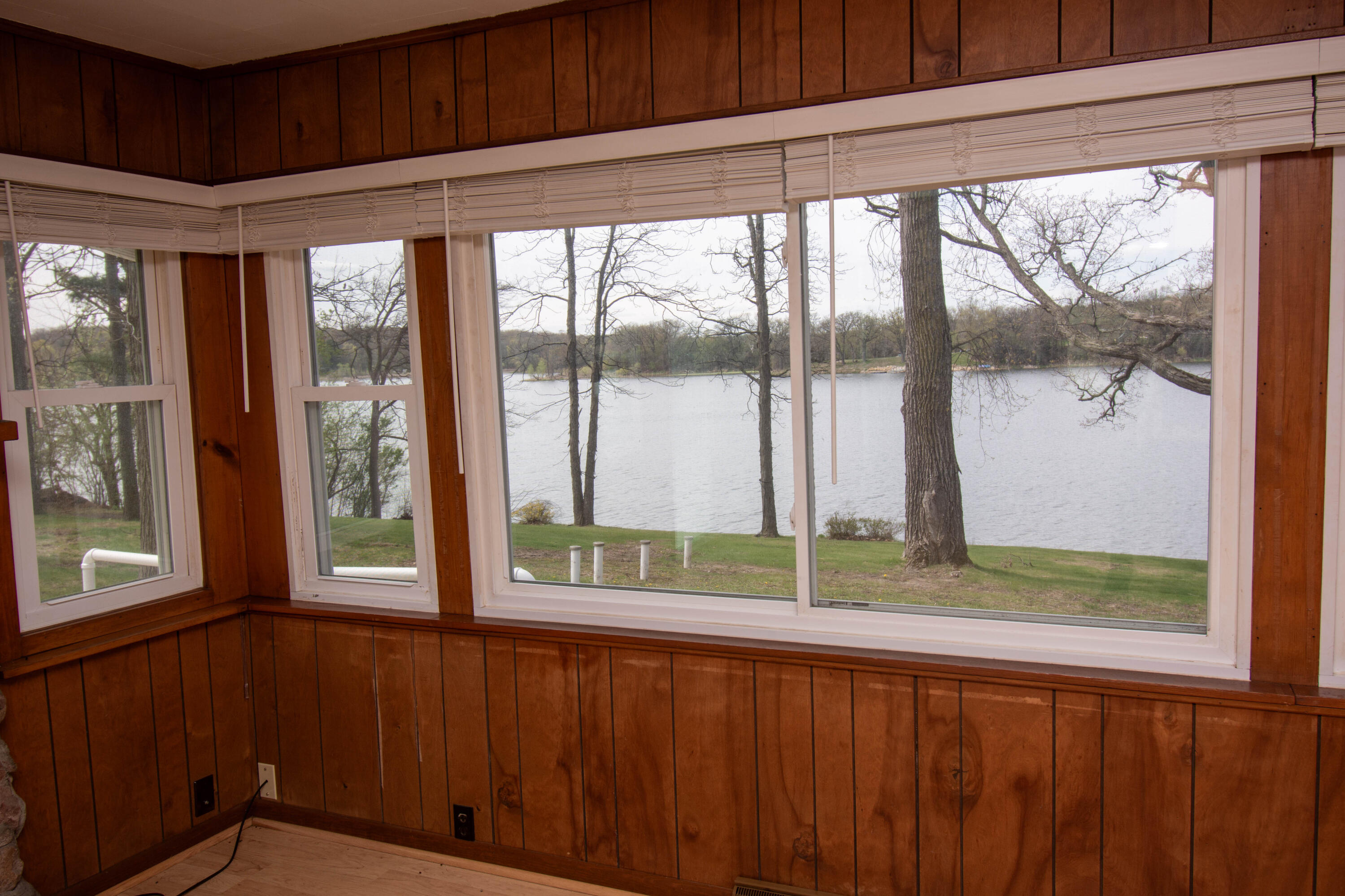 Wisconsin Lake Home for sale (MLS#: 1915749) at N6819  Lake Dr, in Richmond, Wisconsin. (9 of 21)