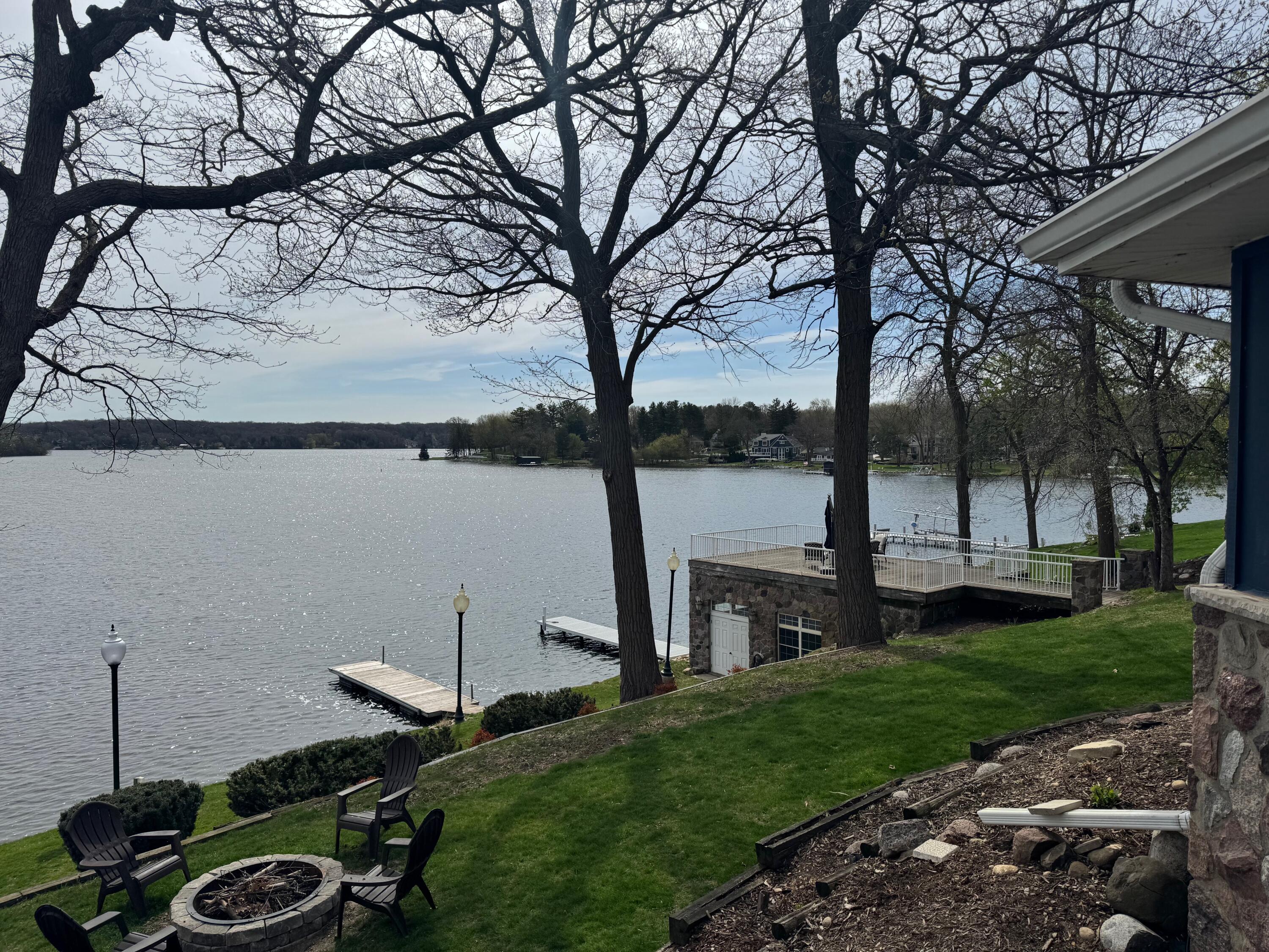 Wisconsin Lake Home for sale (MLS#: 1915758) at 900  Hawks Hollow -, in Delafield, Wisconsin. (10 of 68)
