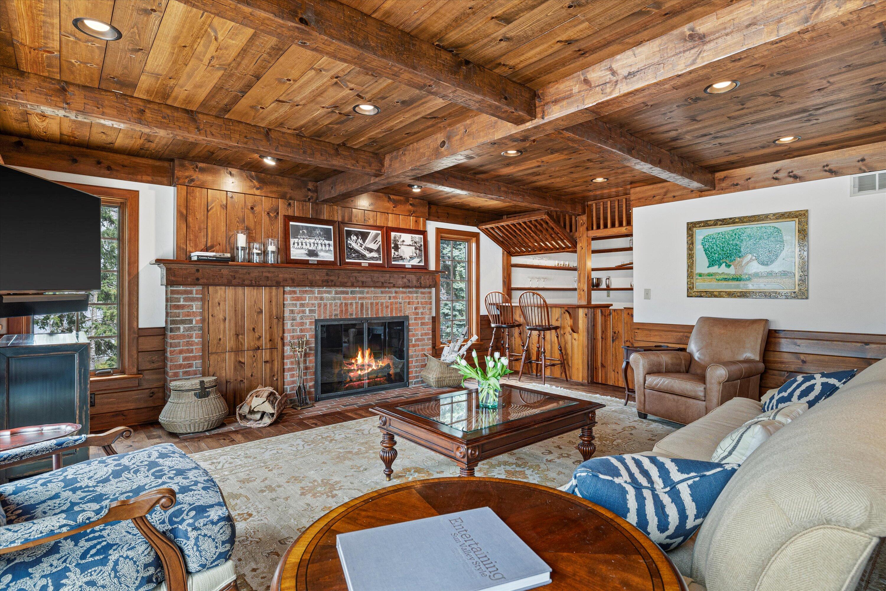 Wisconsin Lake Home for sale (MLS#: 1915798) at 1347  Mariner Dr, in Delafield, Wisconsin. (18 of 76)