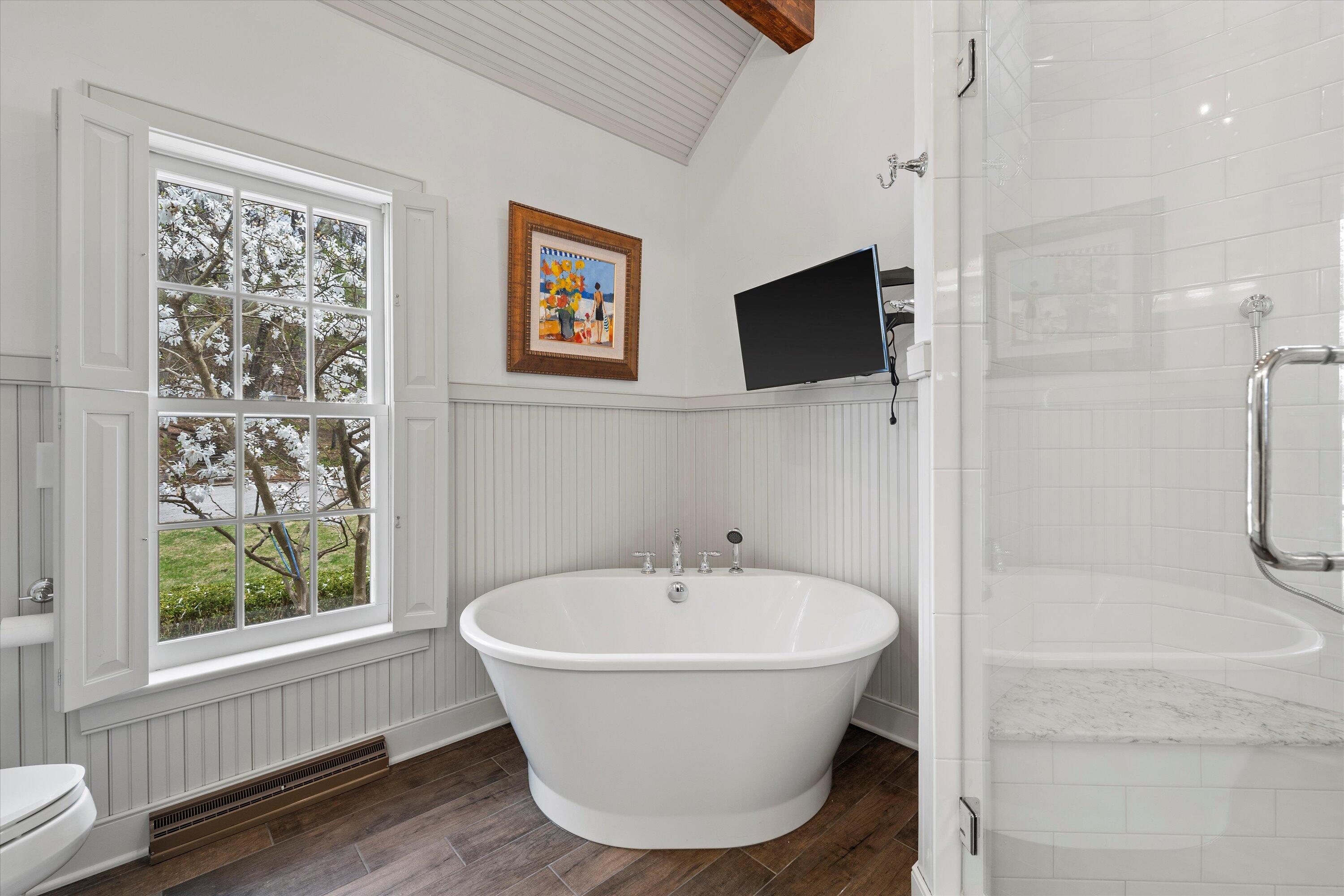 Wisconsin Lake Home for sale (MLS#: 1915798) at 1347  Mariner Dr, in Delafield, Wisconsin. (32 of 76)