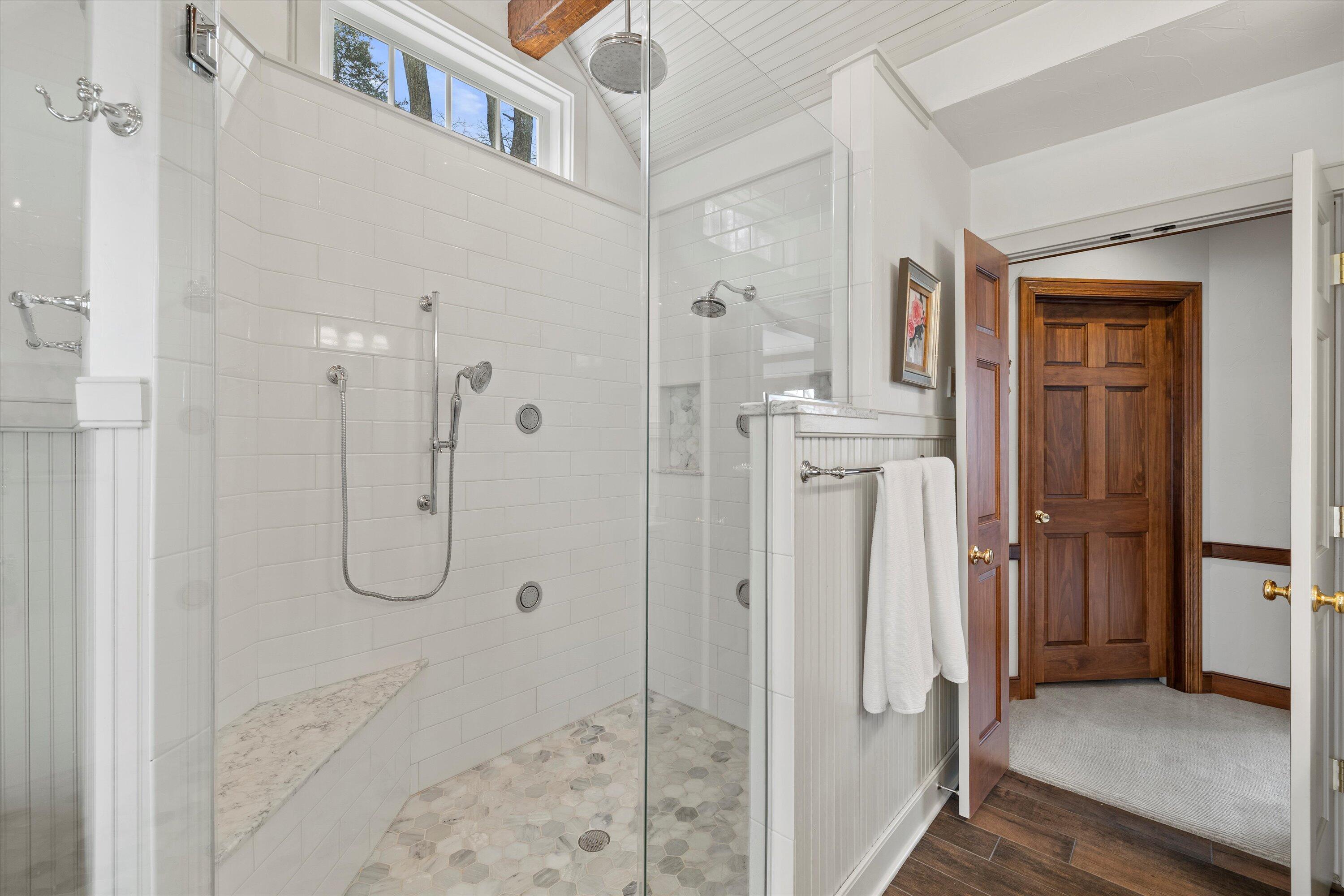 Wisconsin Lake Home for sale (MLS#: 1915798) at 1347  Mariner Dr, in Delafield, Wisconsin. (33 of 76)