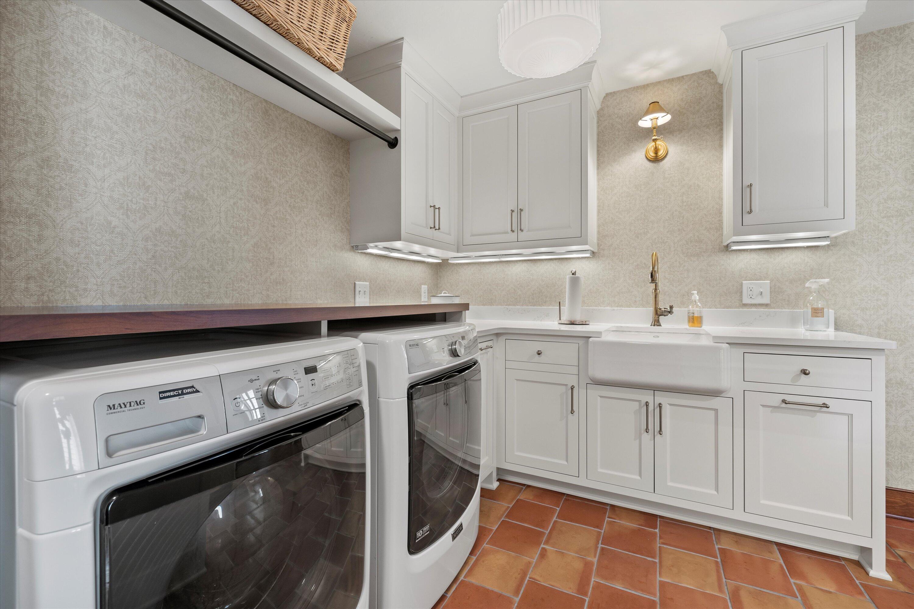 Wisconsin Lake Home for sale (MLS#: 1915798) at 1347  Mariner Dr, in Delafield, Wisconsin. (35 of 76)
