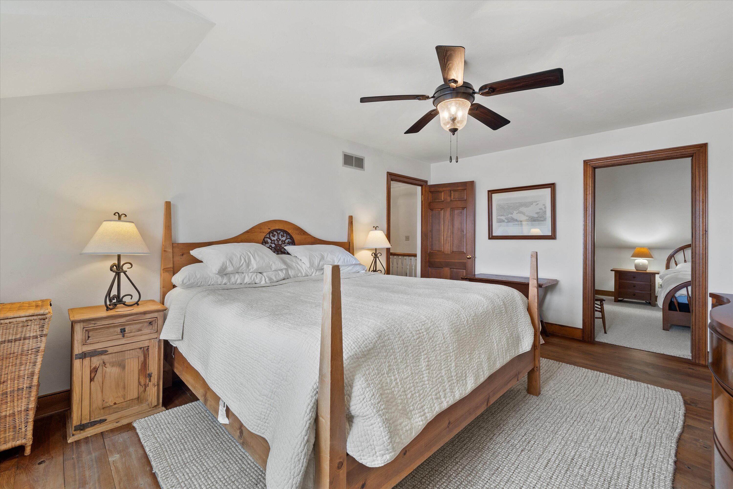 Wisconsin Lake Home for sale (MLS#: 1915798) at 1347  Mariner Dr, in Delafield, Wisconsin. (40 of 76)