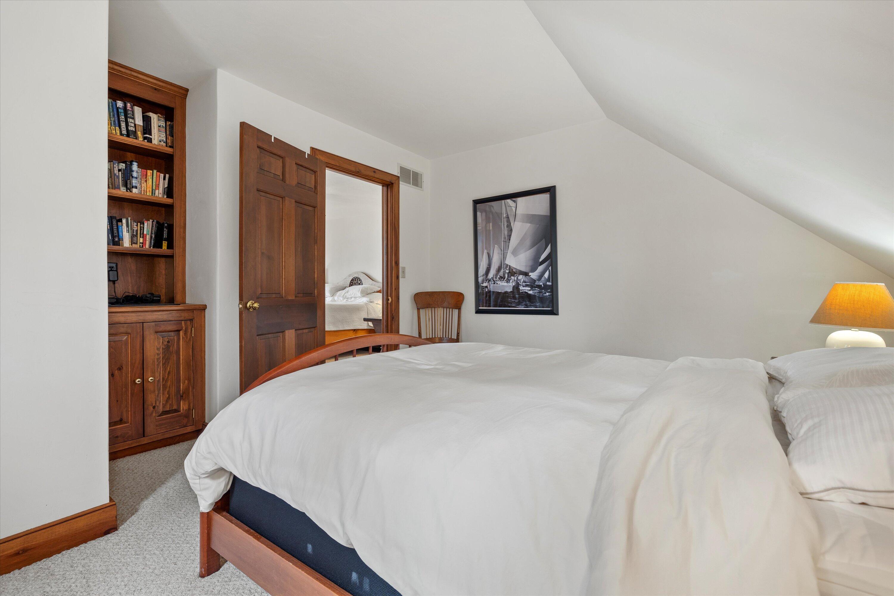 Wisconsin Lake Home for sale (MLS#: 1915798) at 1347  Mariner Dr, in Delafield, Wisconsin. (42 of 76)