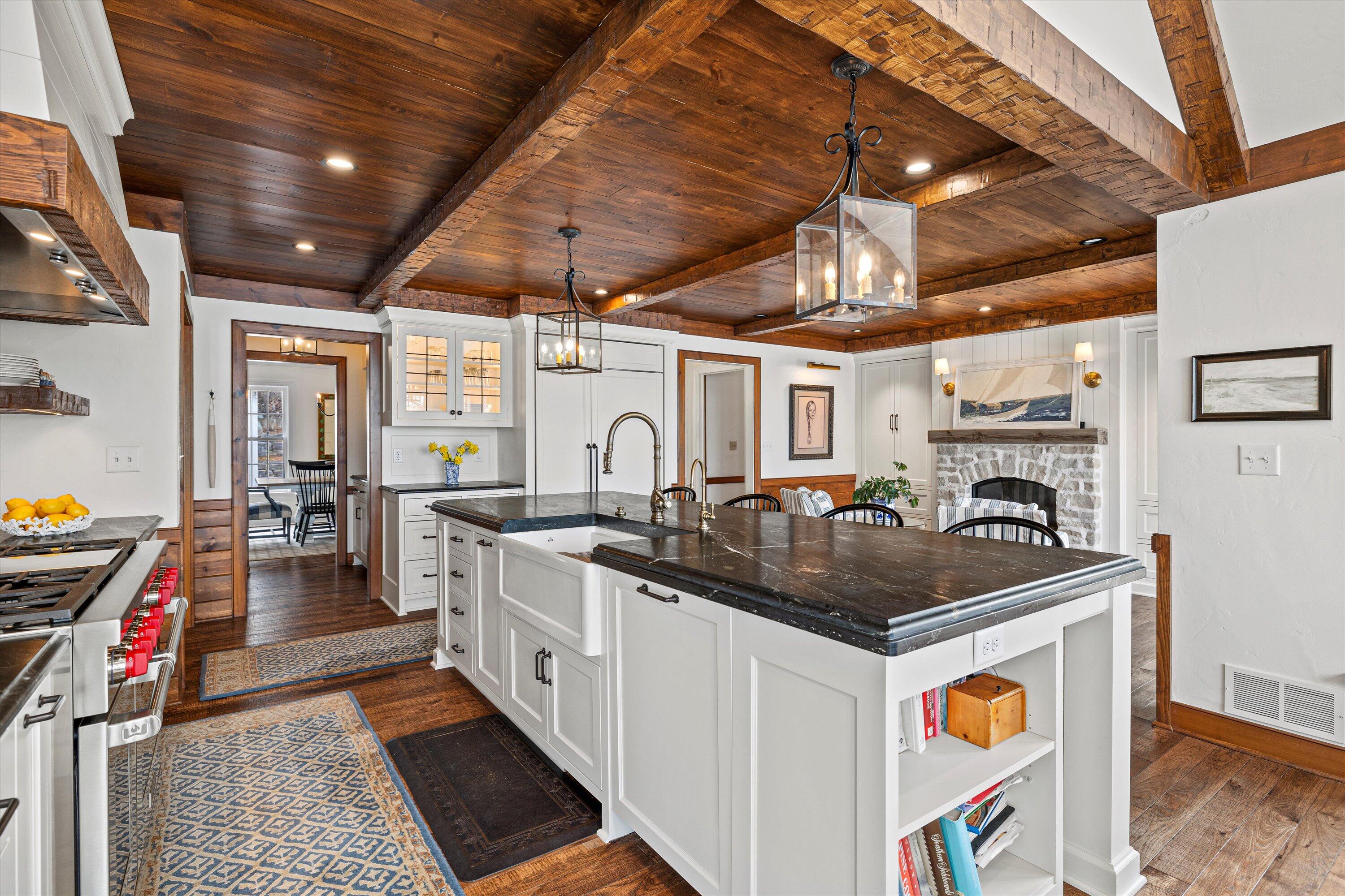 Wisconsin Lake Home for sale (MLS#: 1915798) at 1347  Mariner Dr, in Delafield, Wisconsin. (6 of 76)
