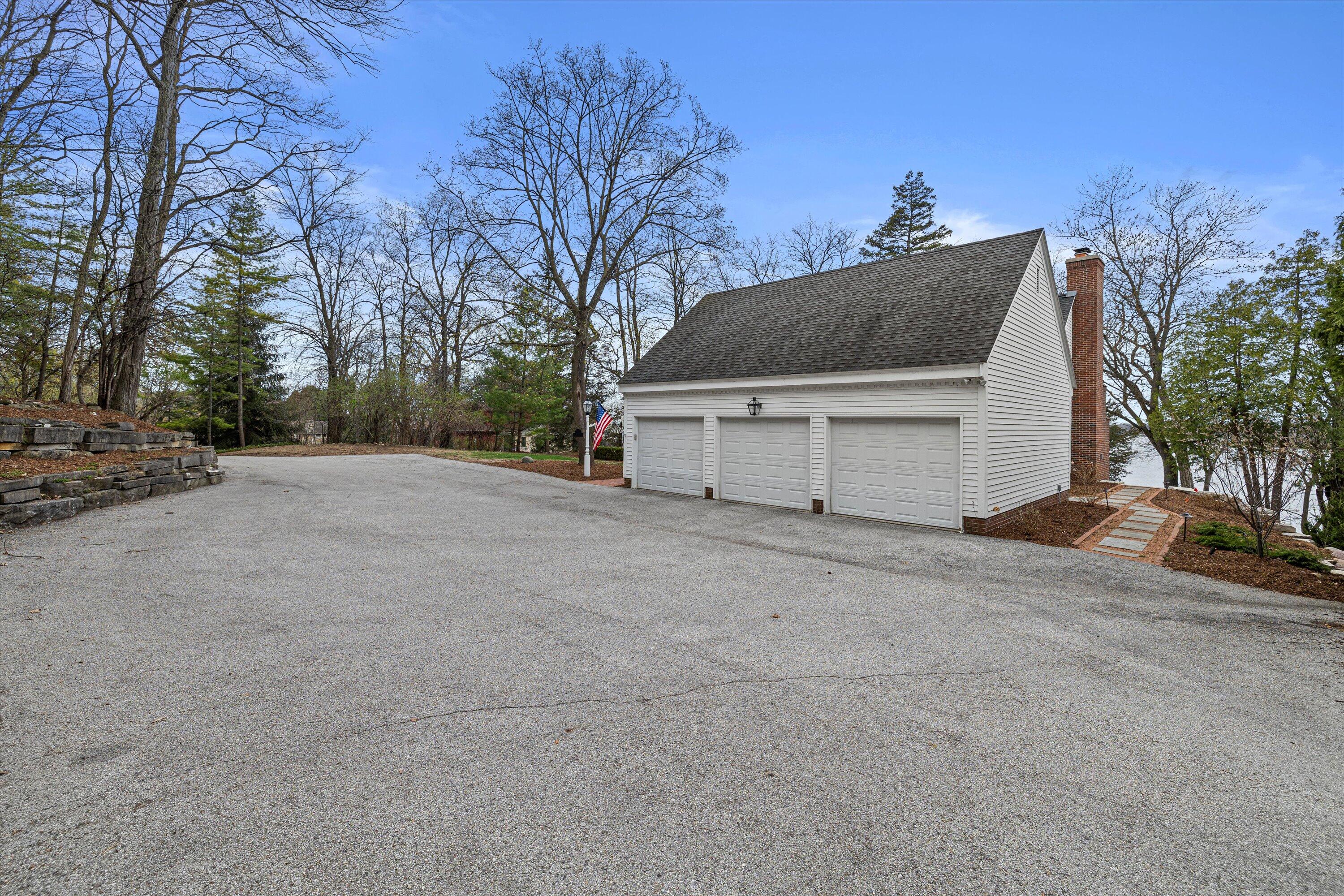 Wisconsin Lake Home for sale (MLS#: 1915798) at 1347  Mariner Dr, in Delafield, Wisconsin. (61 of 76)