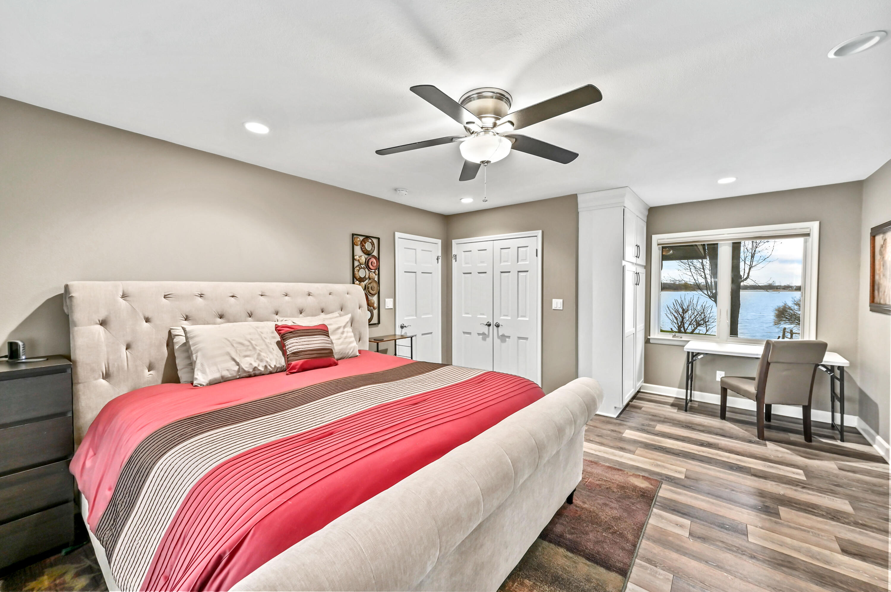 Wisconsin Lake Home for sale (MLS#: 1915806) at 1620 N Dousman Rd, in Summit, Wisconsin. (32 of 40)