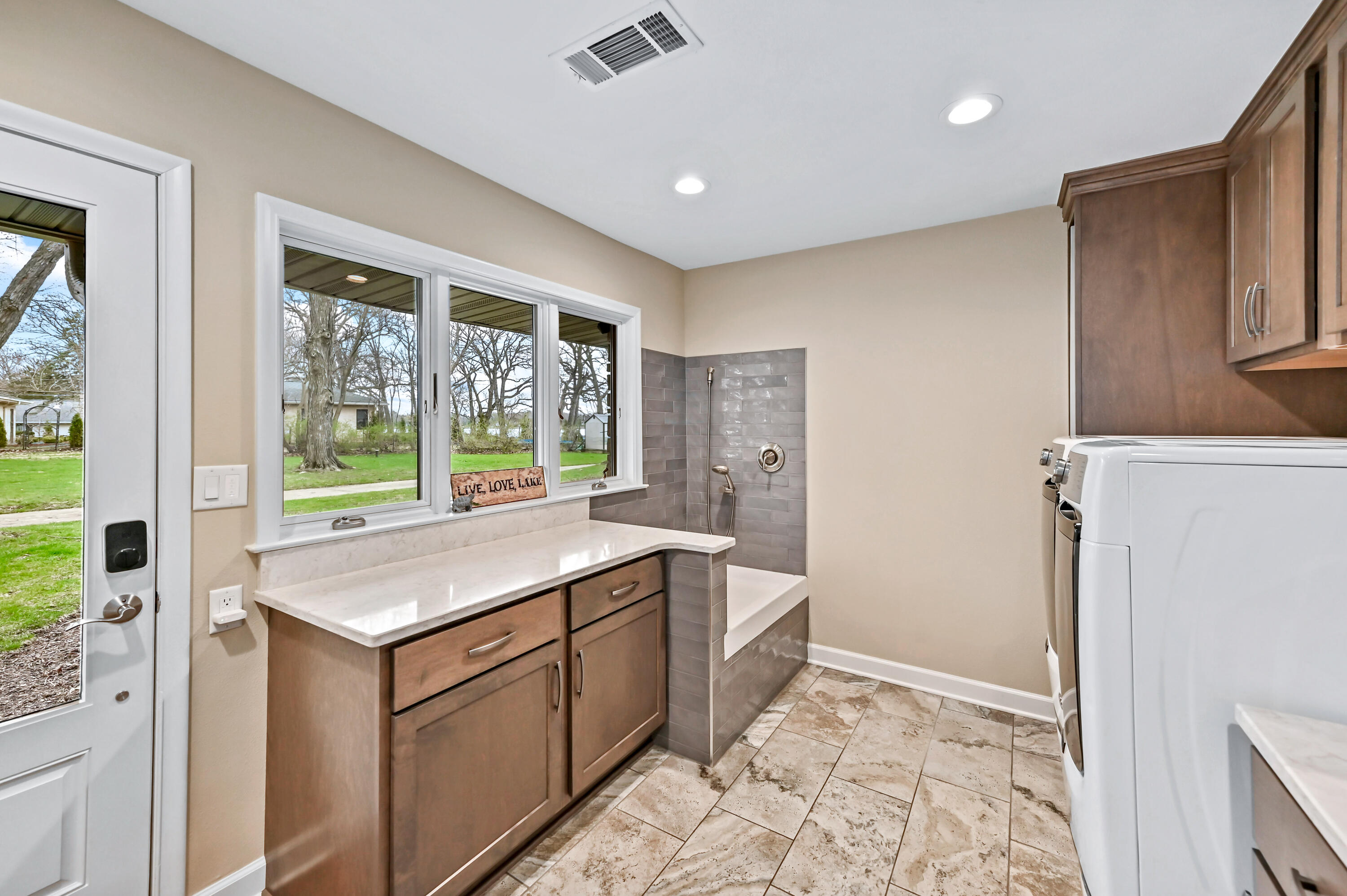 Wisconsin Lake Home for sale (MLS#: 1915806) at 1620 N Dousman Rd, in Summit, Wisconsin. (38 of 40)