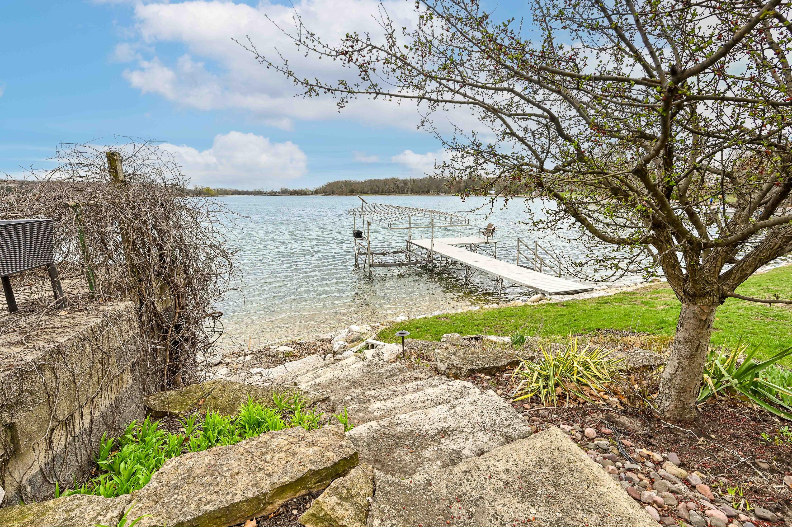 Wisconsin Lake Home for sale (MLS#: 1915806) at 1620 N Dousman Rd, in Summit, Wisconsin. (6 of 40)