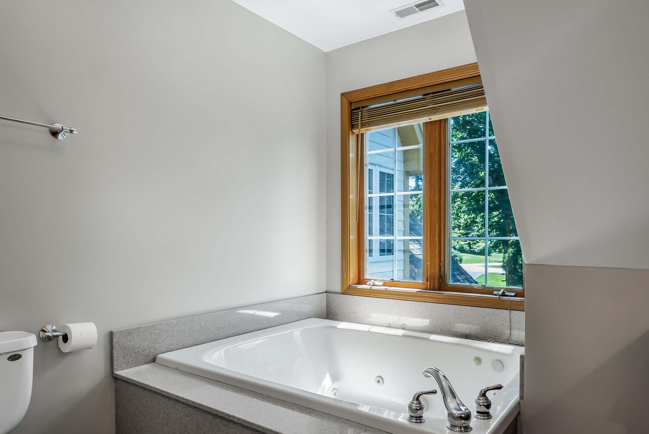 Wisconsin Lake Home for sale (MLS#: 1916067) at W3314  Burr Oak Dr, in Linn, Wisconsin. (38 of 70)