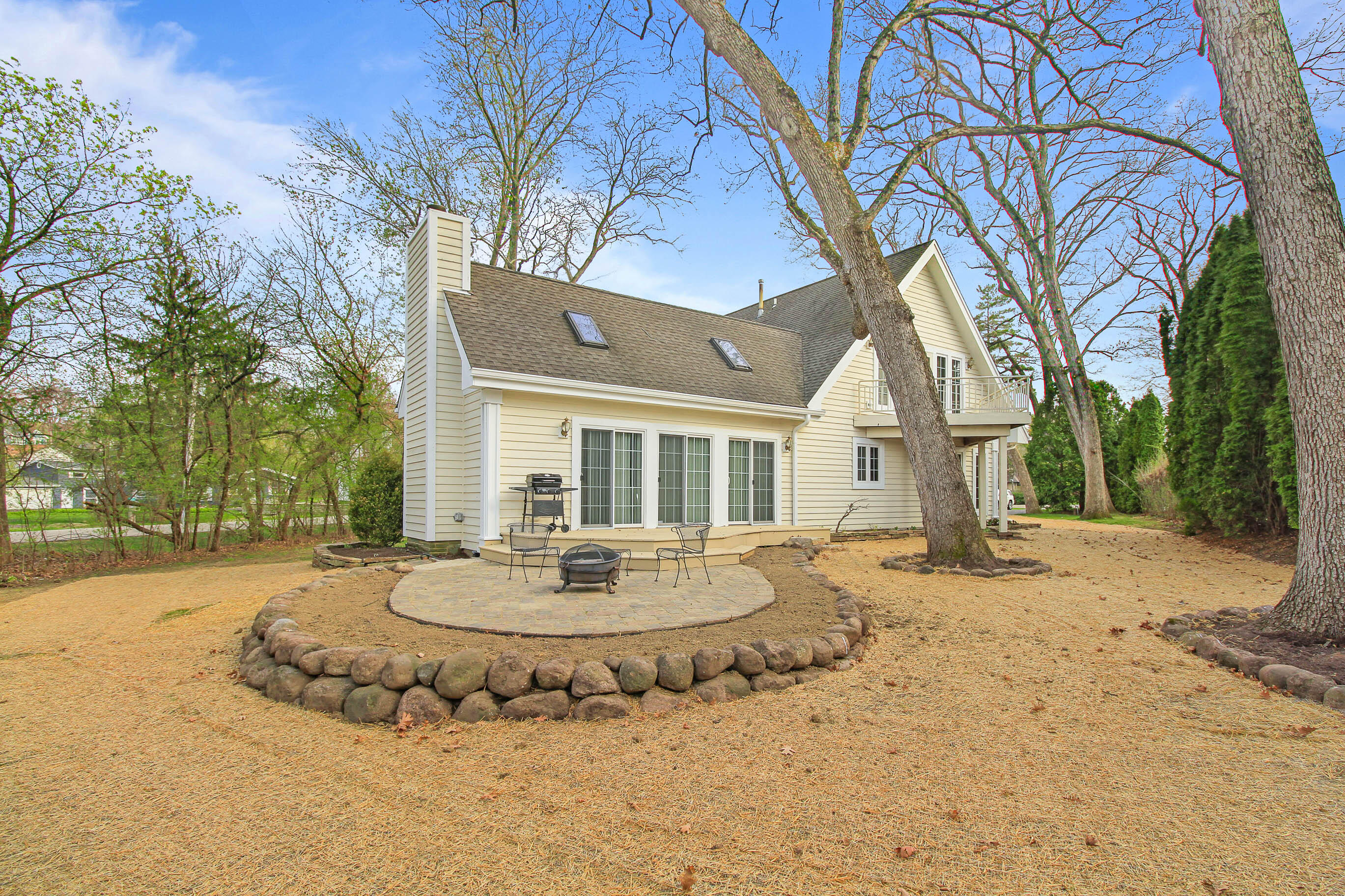Wisconsin Lake Home for sale (MLS#: 1916067) at W3314  Burr Oak Dr, in Linn, Wisconsin. (8 of 70)