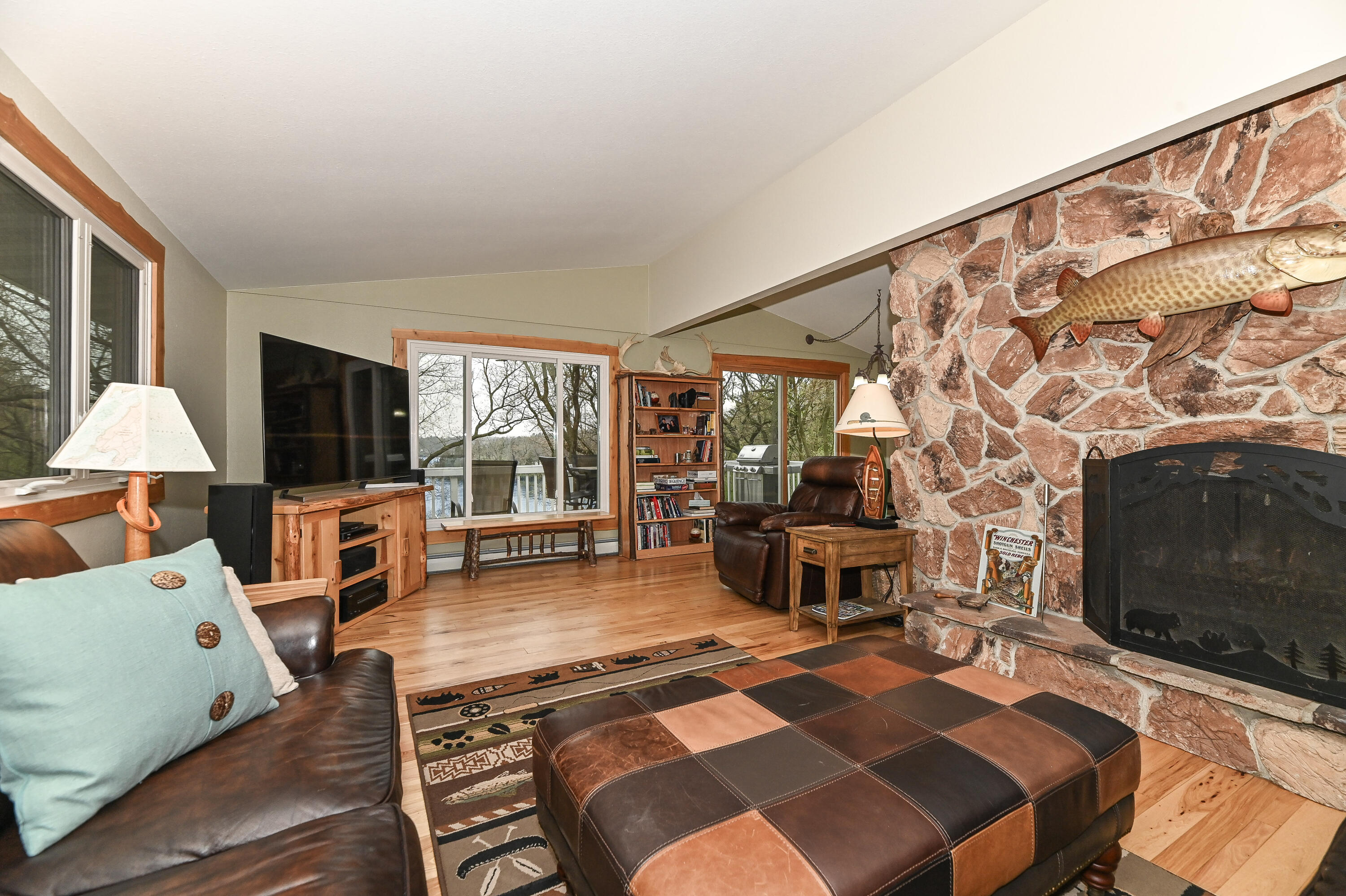 Wisconsin Lake Home for sale (MLS#: 1916140) at W4910  Oakwood Dr, in La Grange, Wisconsin. (6 of 35)